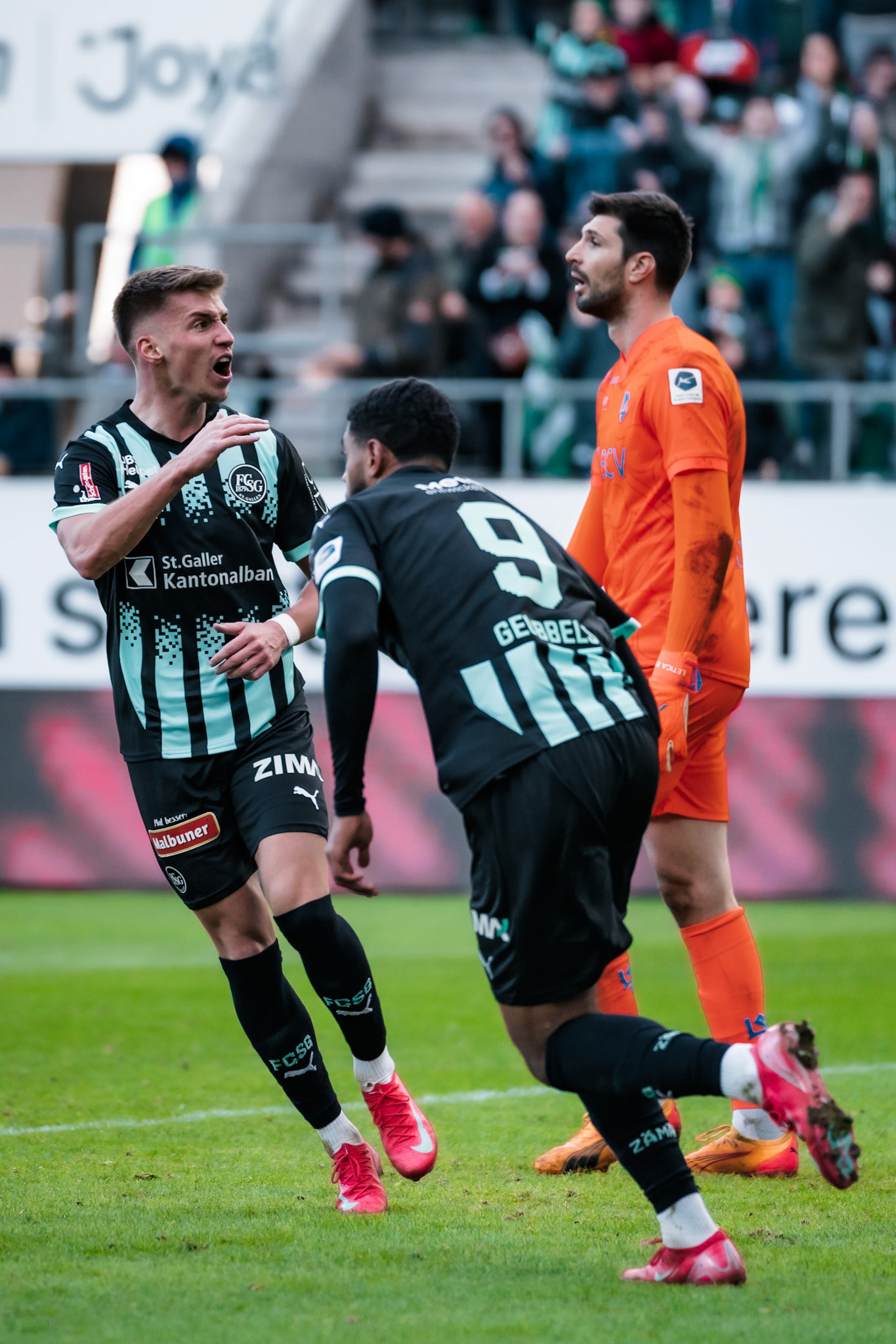 FC Saint-Gall 1879 et Lausanne-Sport FC au Kybunpark. (Christian António/LibsVisuals.com)