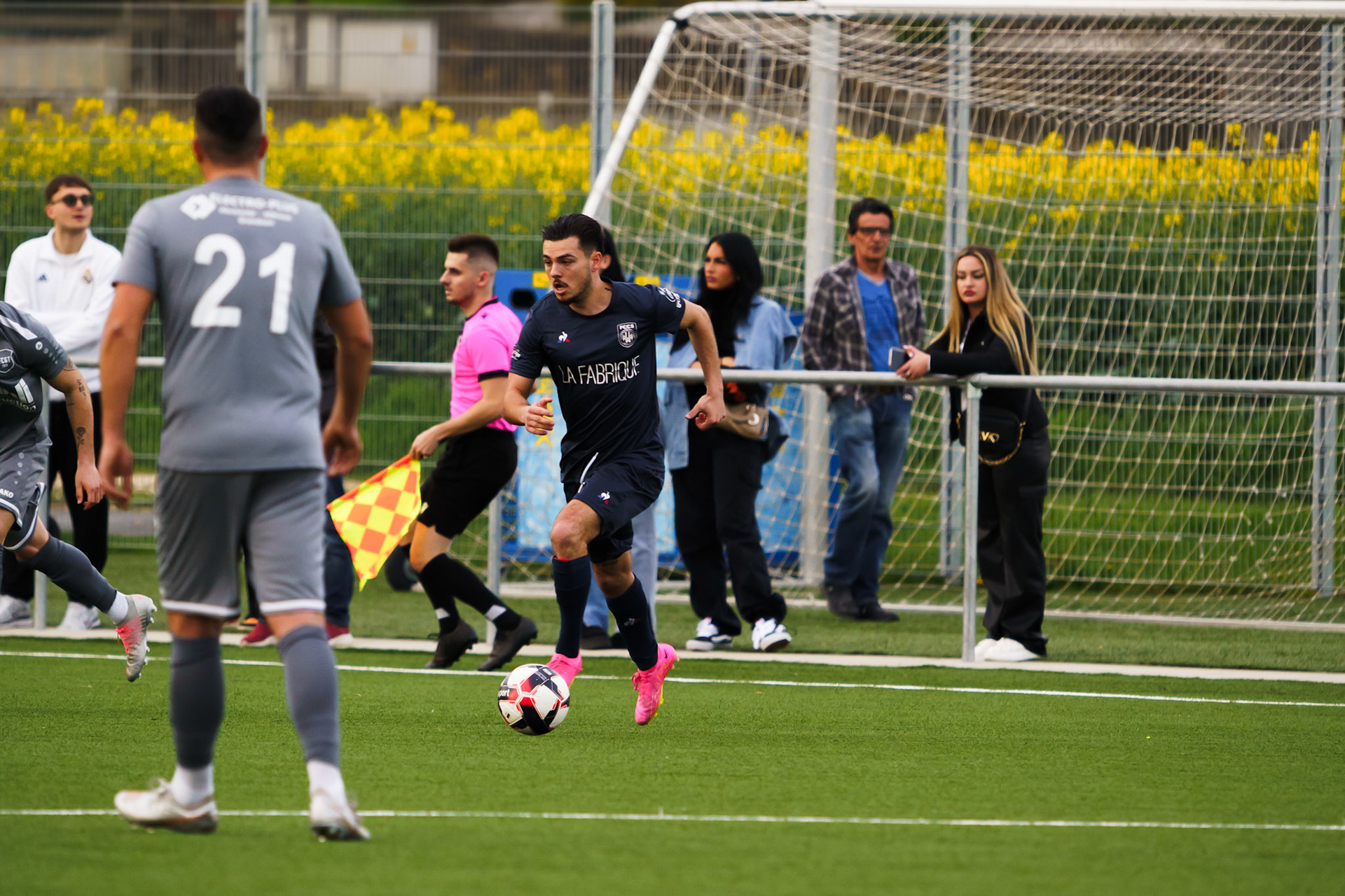 Match 2ème Ligue FC Champagne - FC Grandson-Tuileries au Terrain de Sport de Derrière-Ville à Champagne