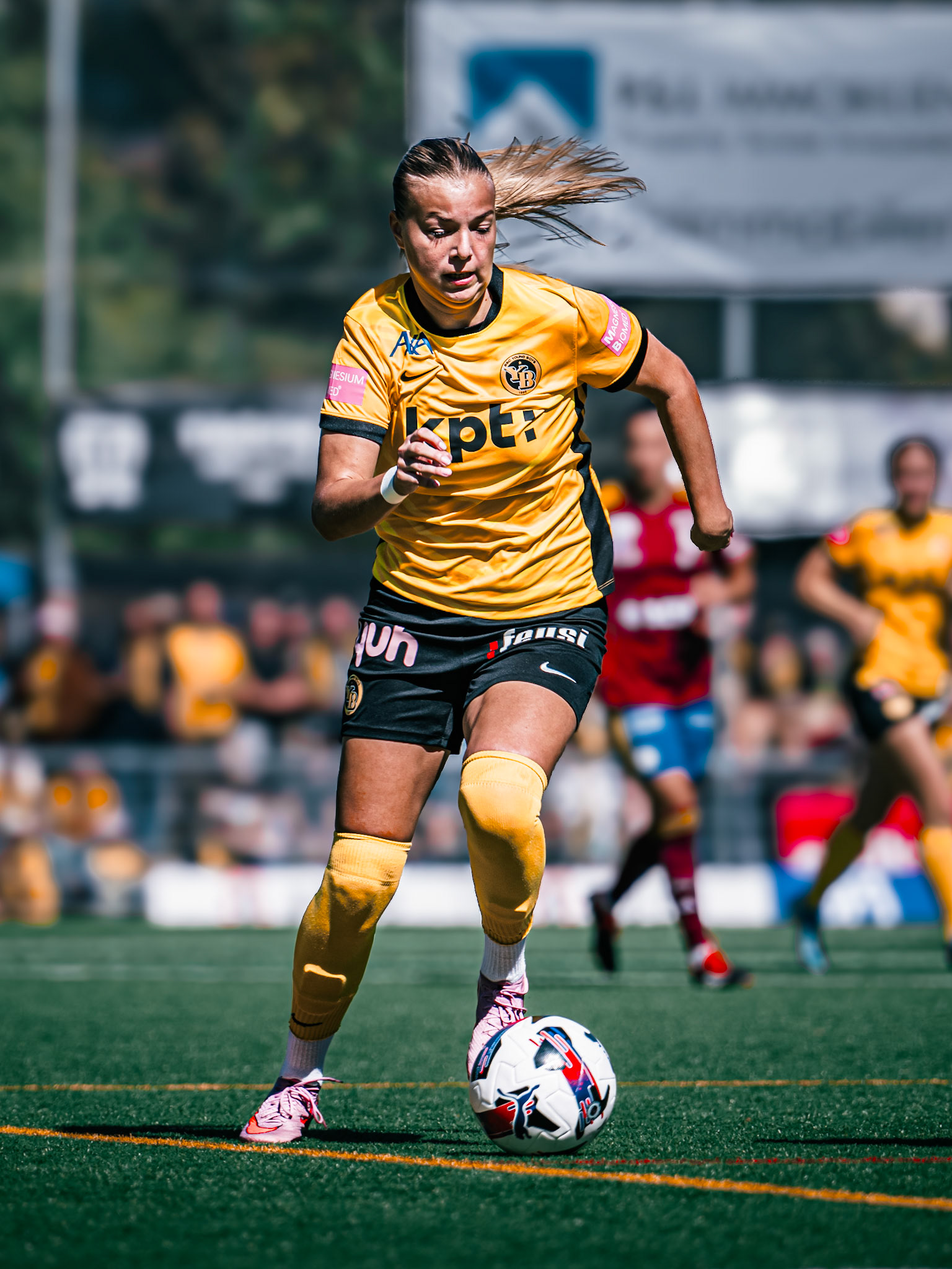 Match de l’AXA Women’s Super League opposant BSC YB Frauen et Servette FC Chênois Féminin au Spitalacker (Kunstrasenfeld), Bern. (Christian António/LibsVisuals.com)