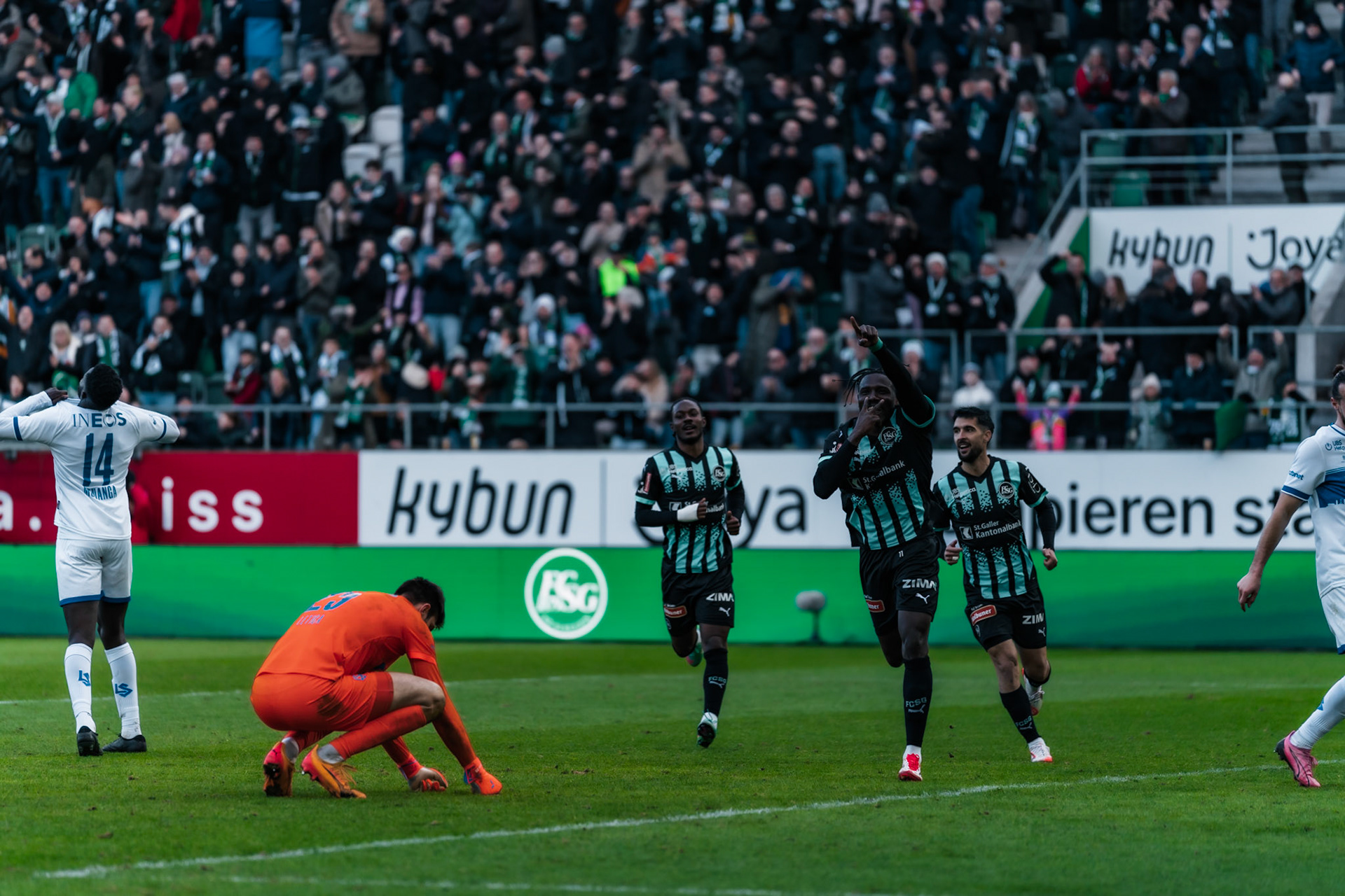 FC Saint-Gall 1879 et Lausanne-Sport FC au Kybunpark. (Christian António/LibsVisuals.com)