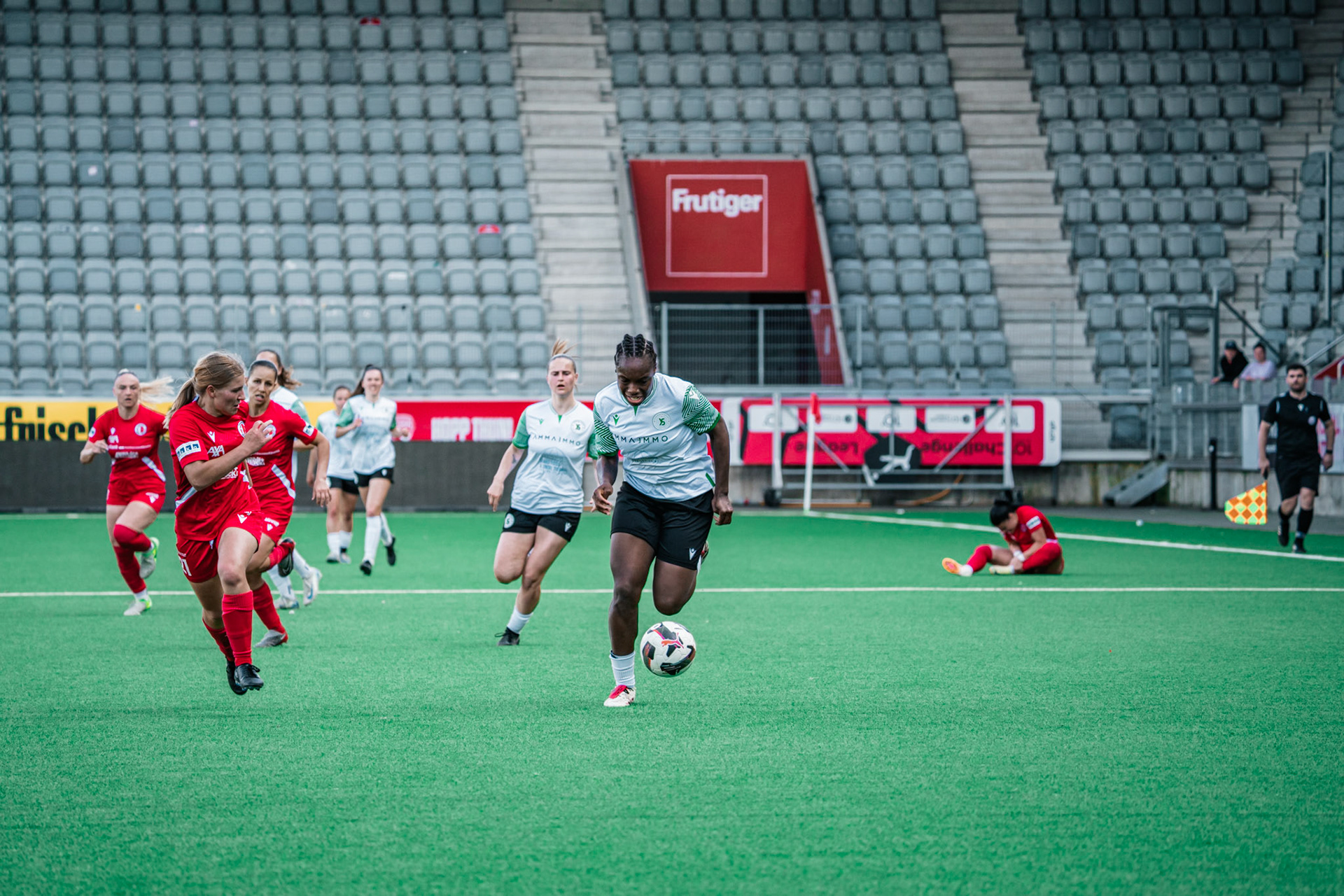 Frauenteam Thun Berner-Oberland et Yverdon Sport FC à la Stockhorn Arena. (Christian António/LibsVisuals.com)