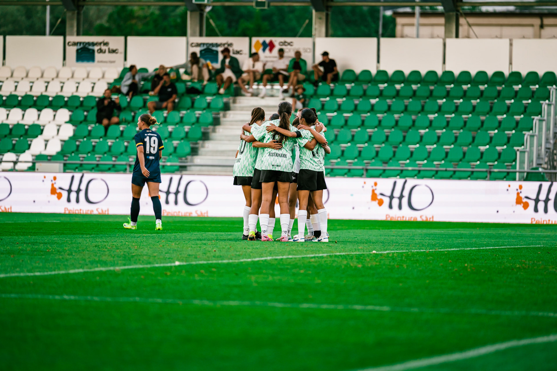 Match championnat LNB féminine opposant Yverdon Sport FC et FC Schlieren au Stade Municipal. (Christian António/LibsVisuals.com)