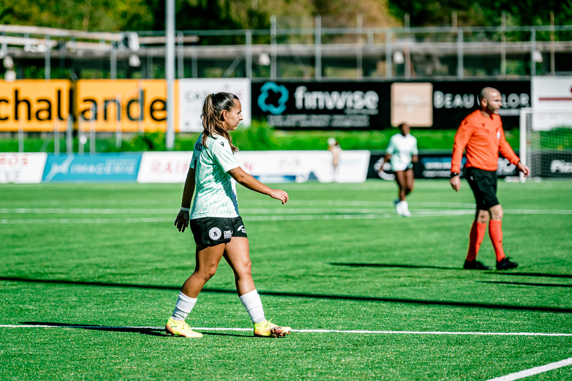 Match de championnat LNB (féminine) opposant l’Etoile Carouge FC à Yverdon Sport FC au Stade de la Fontenette à Carouge. (Christian António/LibsVisuals.com)