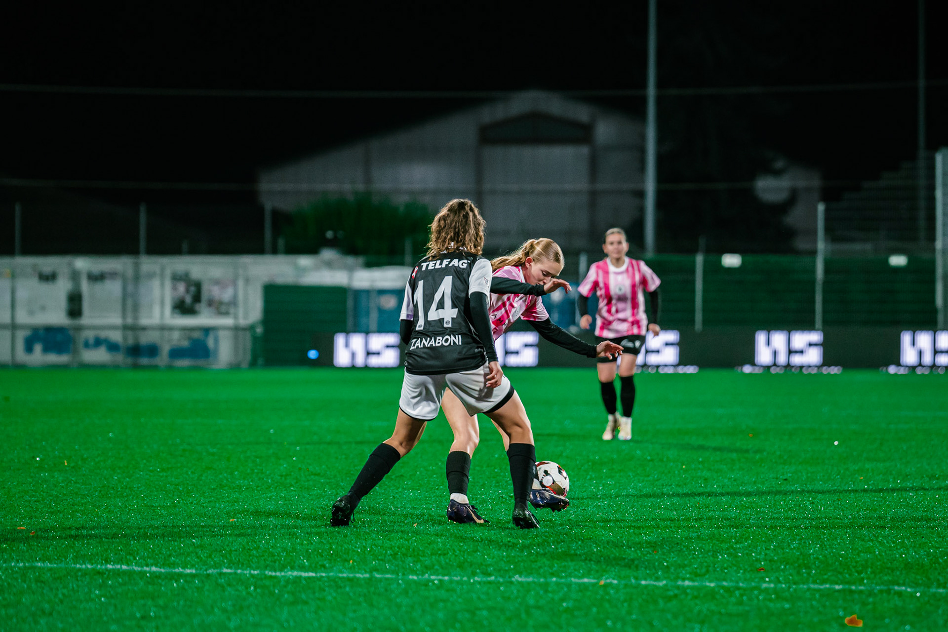 Match de championnat LNB féminine opposant Yverdon Sport FC et le FC Lugano au Stade Municipal, Yverdon-les-Bains. (Christian António / LibsVisuals.com)