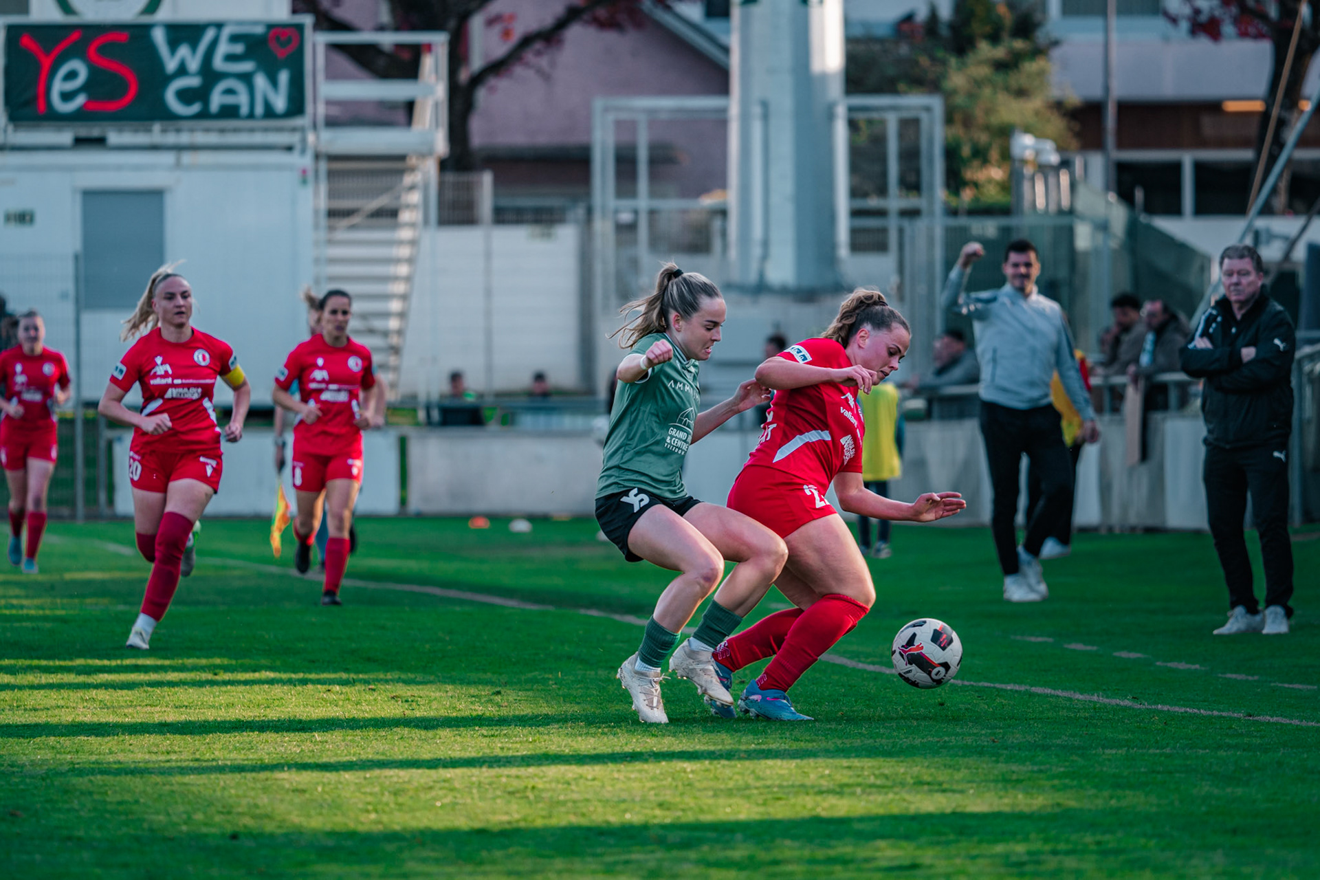 Yverdon Sport FC et Frauenteam Thun Berner-Oberland au Stade Municipal. (Christian António/LibsVisuals.com)