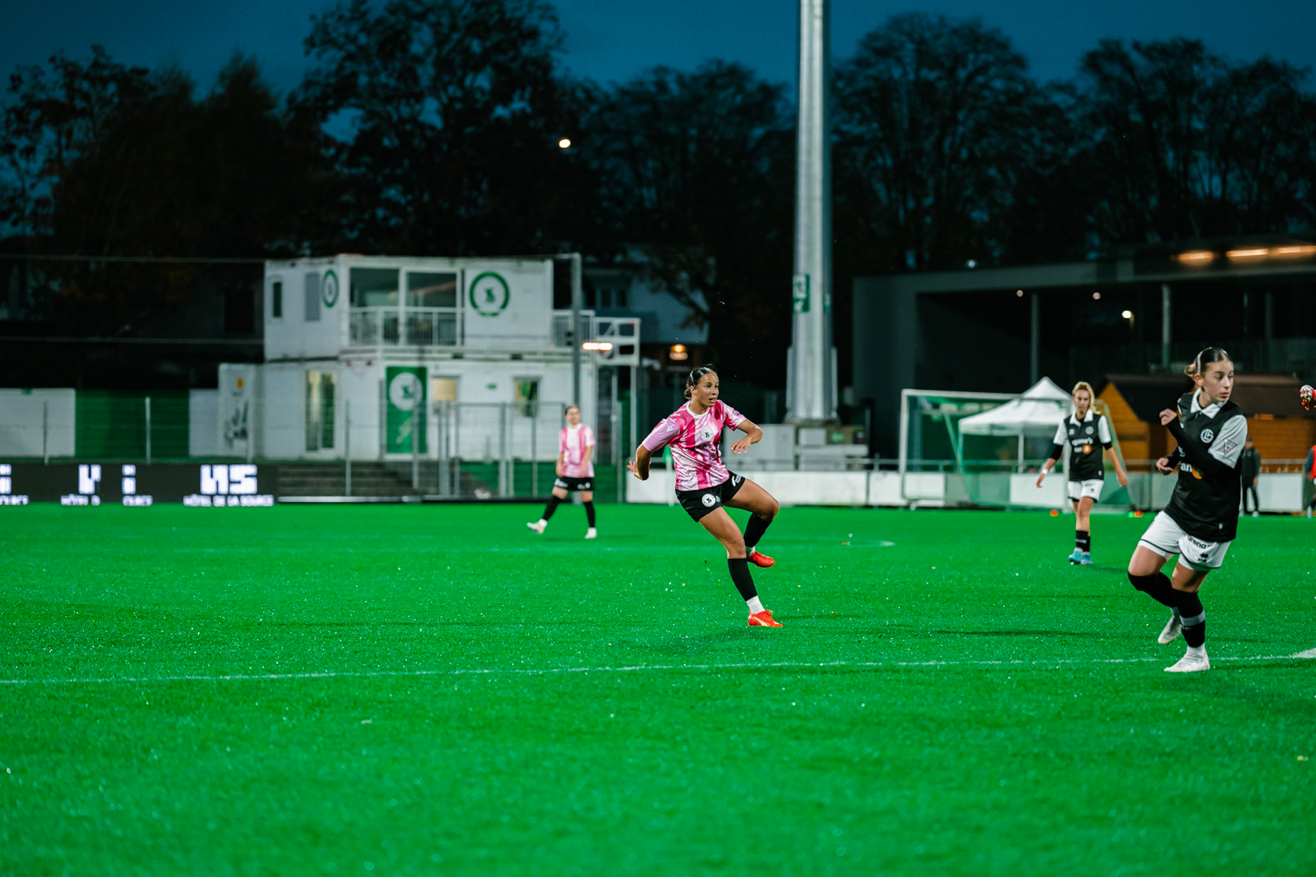 Match de championnat LNB féminine opposant Yverdon Sport FC et le FC Lugano au Stade Municipal, Yverdon-les-Bains. (Christian António / LibsVisuals.com)