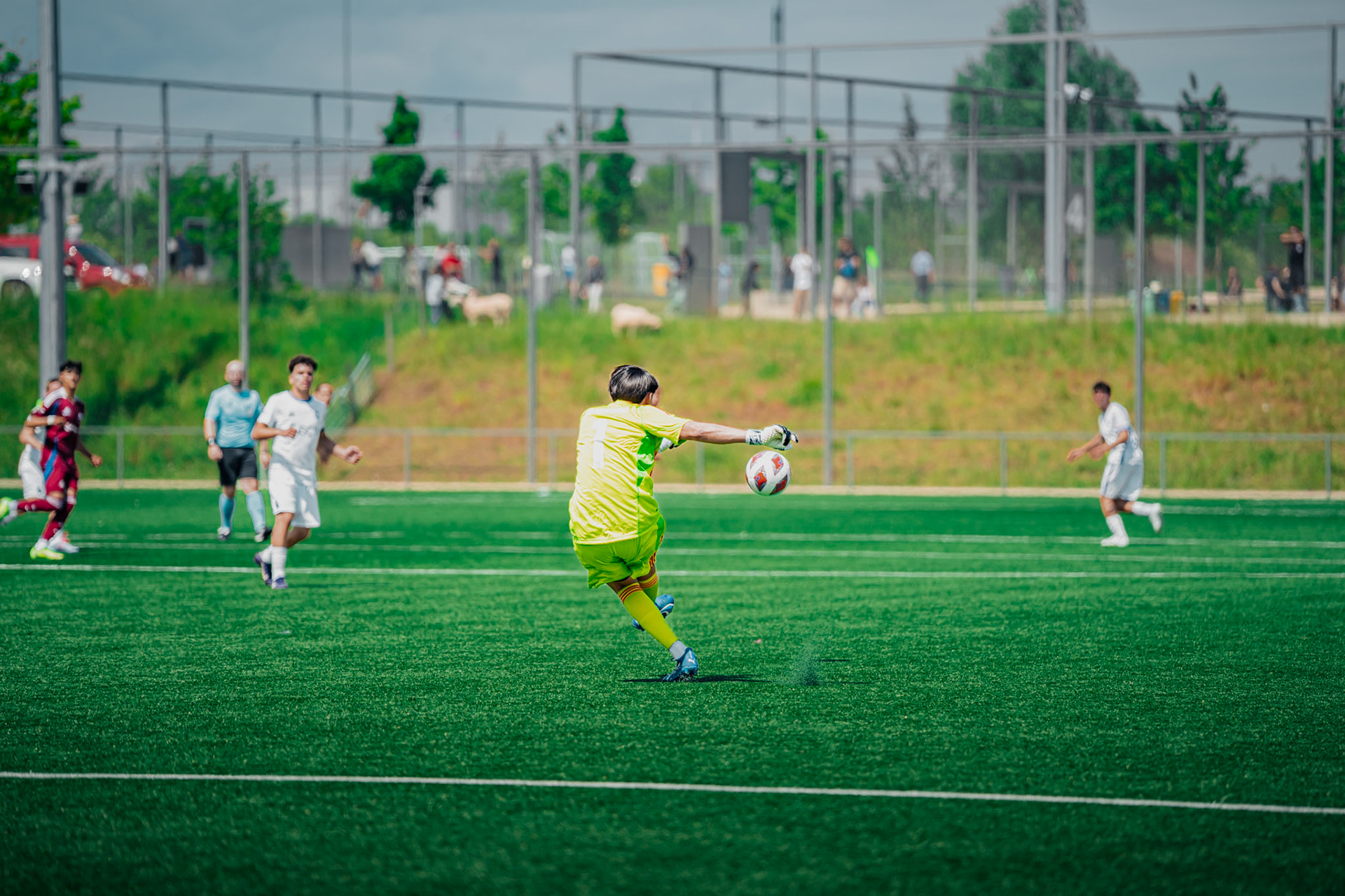 FC Lausanne-Sport M-17 et Servette FC M-17 au Centre sportif+ Stade de la Tuilière. (Christian António/LibsVisuals.com)