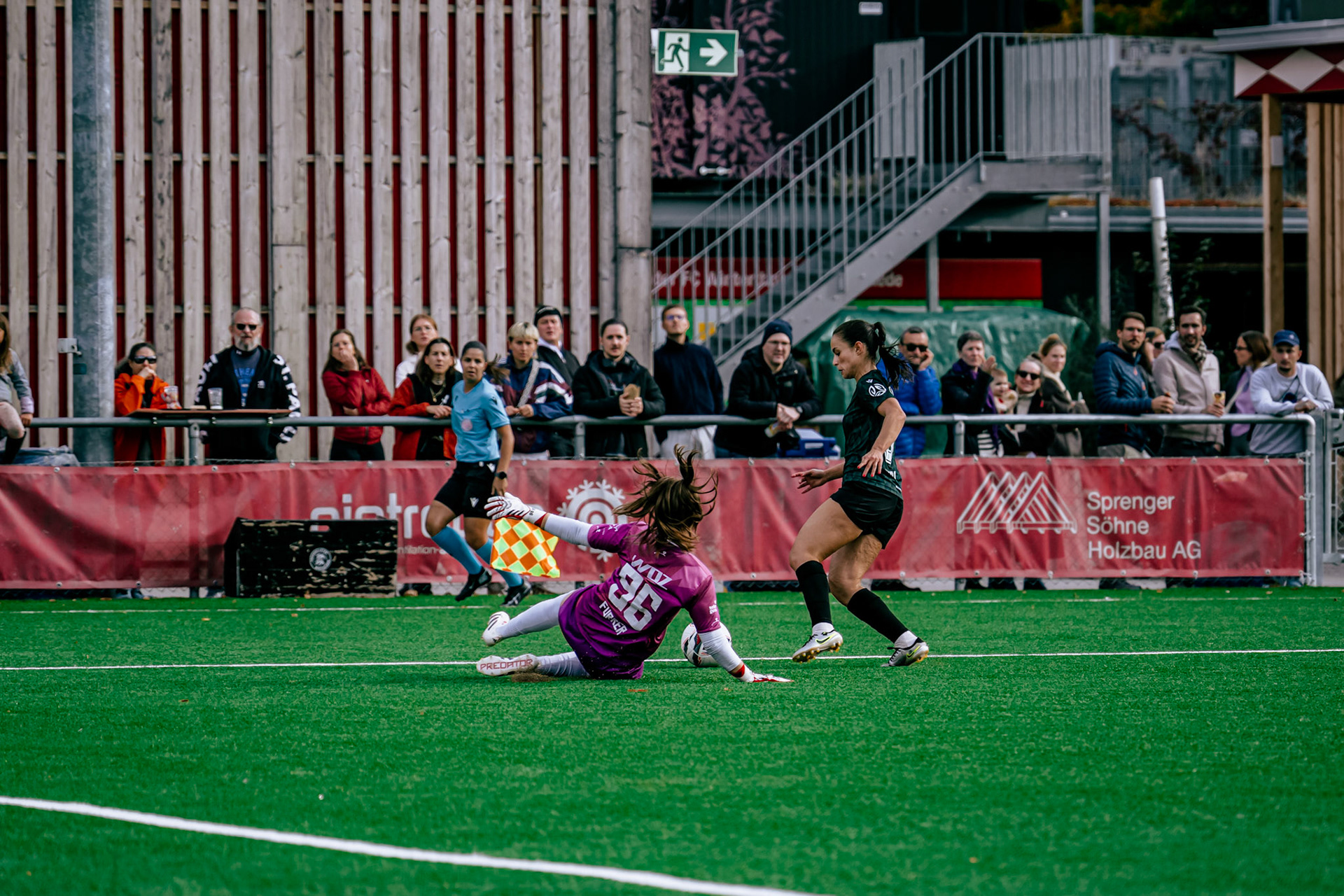 Match de championnat LNB Féminine opposant le FC Winterthur et Yverdon Sport FC au Schützenwiese, Winterthur. (Christian António/LibsVisuals.com)