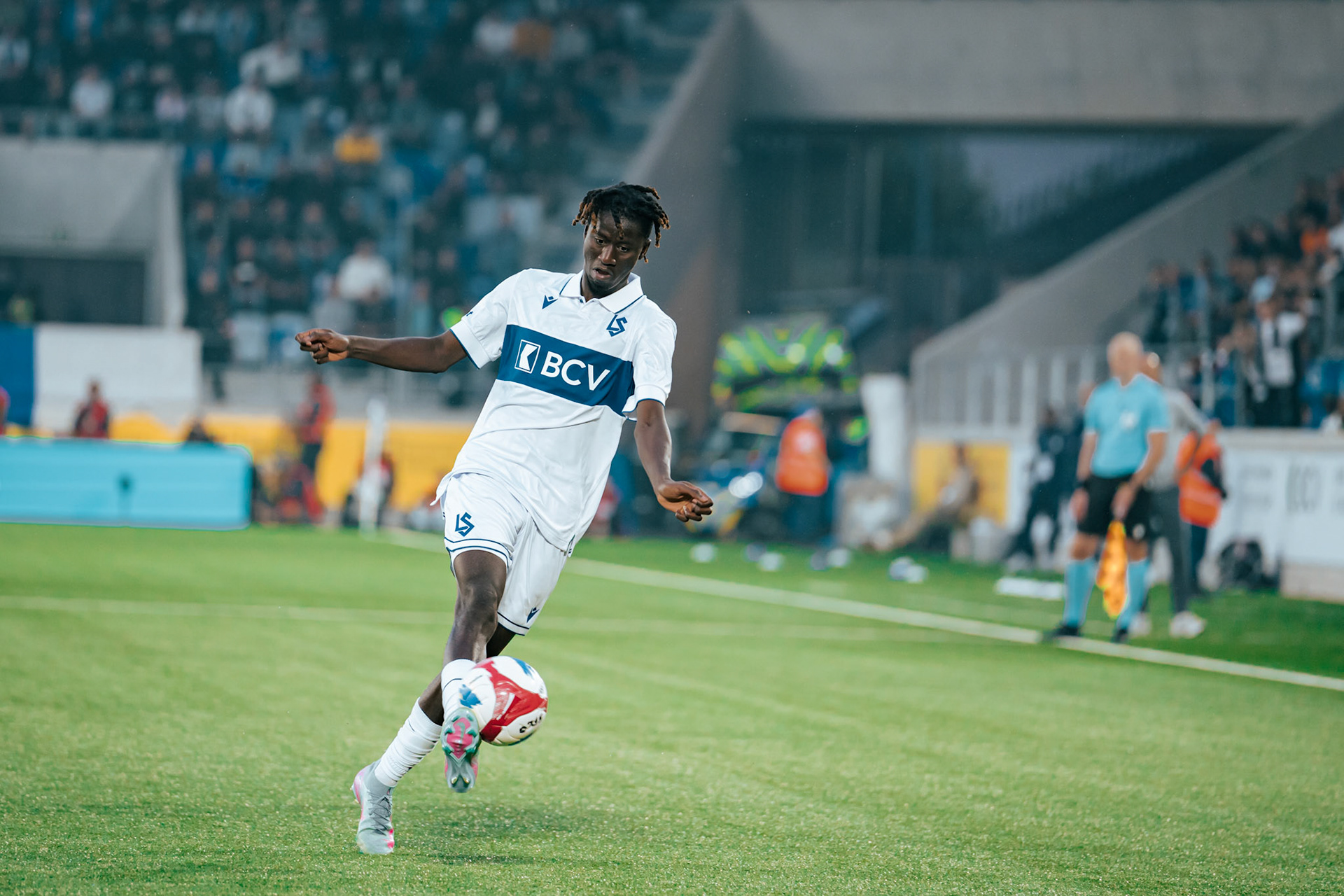 Match aller du tour de barrage de l’UEFA Europa Conference League 2025/26 opposant Lausanne-Sport et le Beşiktaş JK au Stade de la Tuilière. (Christian António/LibsVisuals.com)