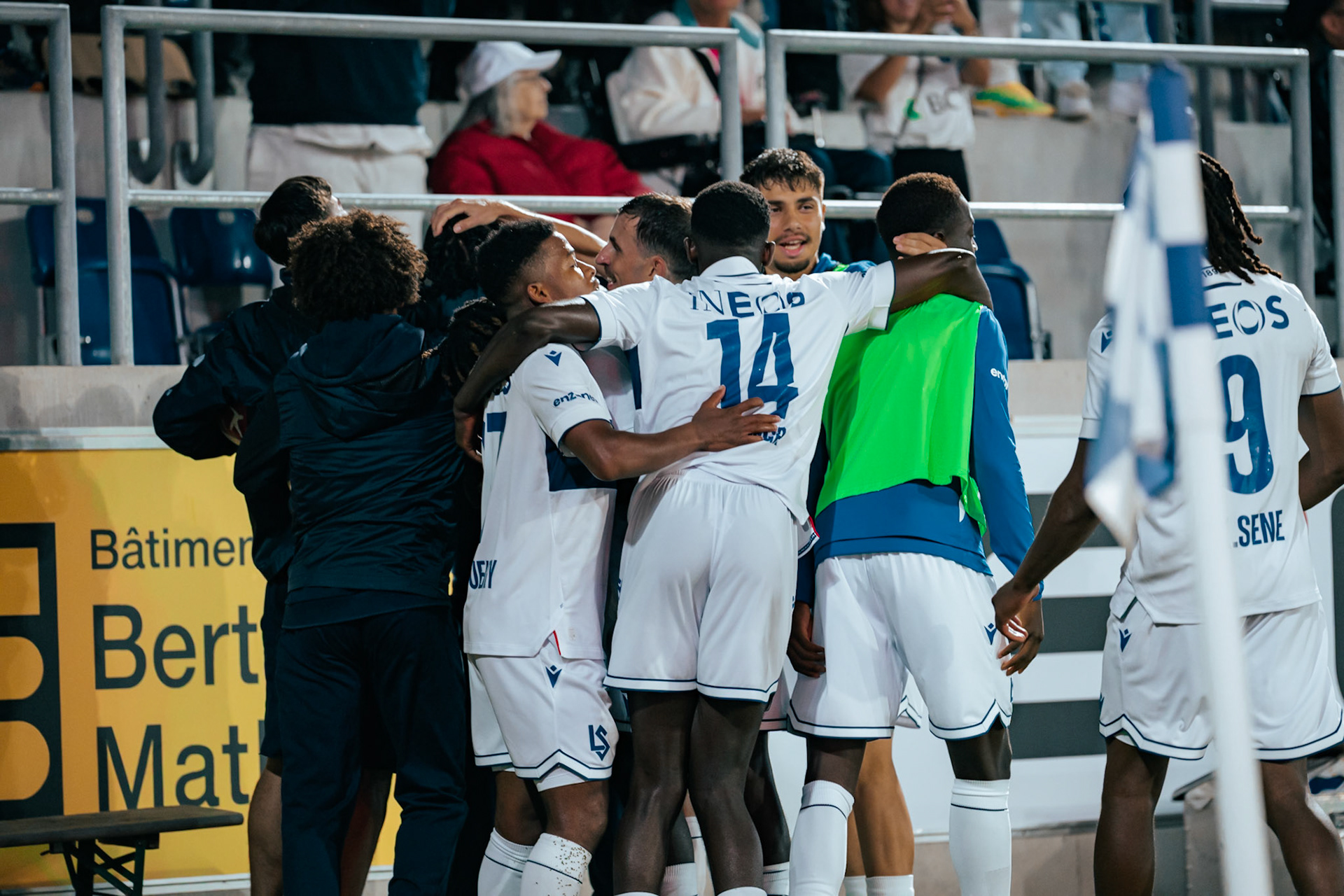 Match aller du tour de barrage de l’UEFA Europa Conference League 2025/26 opposant Lausanne-Sport et le Beşiktaş JK au Stade de la Tuilière. (Christian António/LibsVisuals.com)