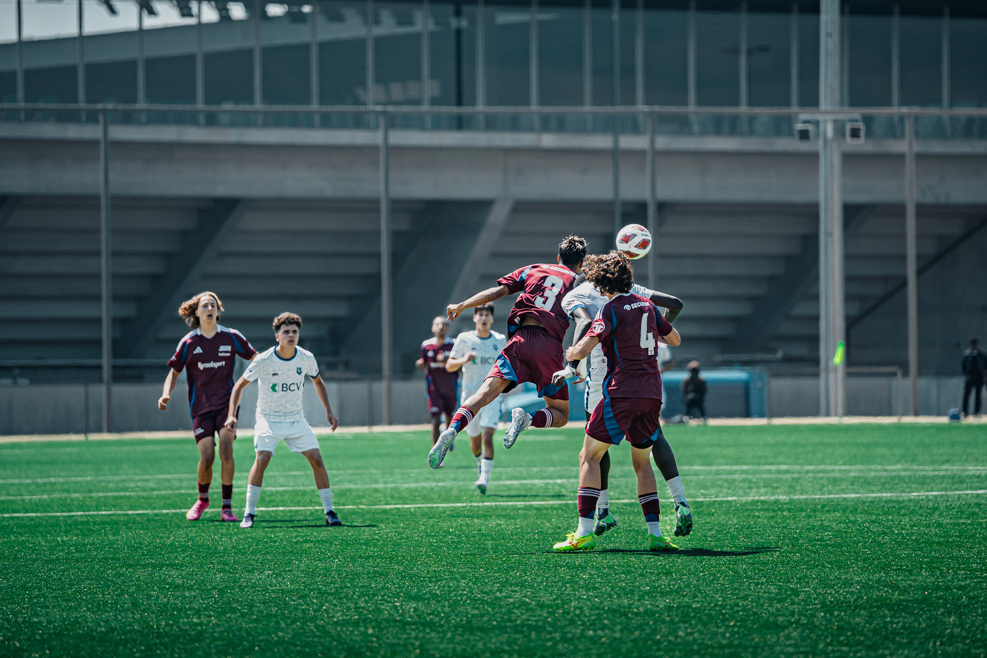 FC Lausanne-Sport M-17 et Servette FC M-17 au Centre sportif+ Stade de la Tuilière. (Christian António/LibsVisuals.com)
