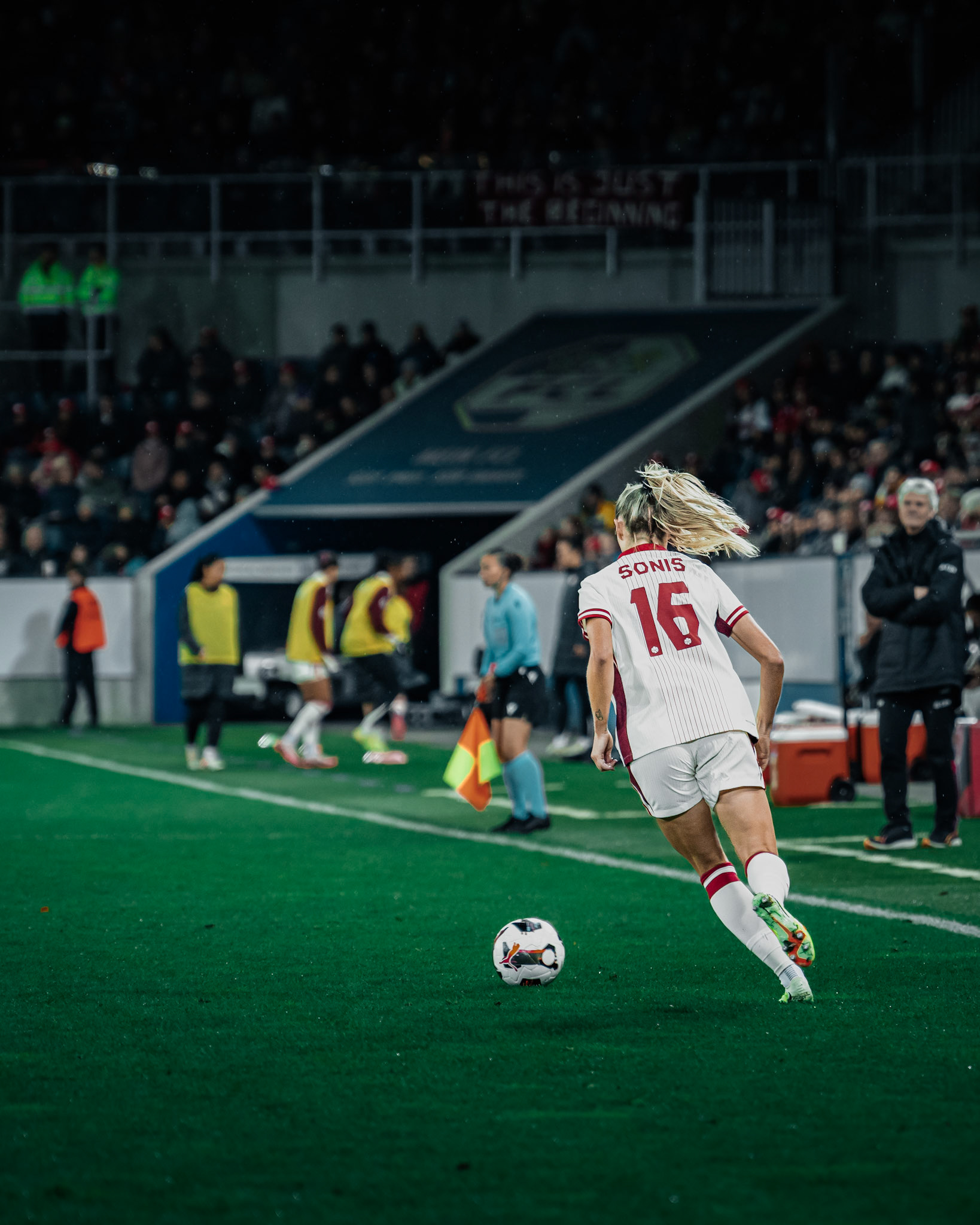 Match international opposant l’équipe nationale féminine de Suisse à l’équipe du Canada à la swissporarena, Luzern. (Christian António/LibsVisuals.com)