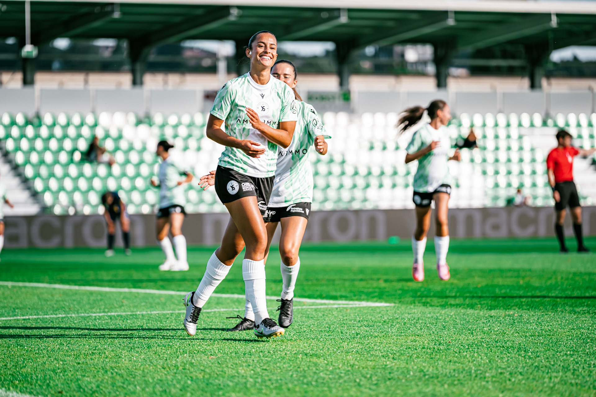 Match championnat LNB féminine opposant Yverdon Sport FC et FC Schlieren au Stade Municipal. (Christian António/LibsVisuals.com)