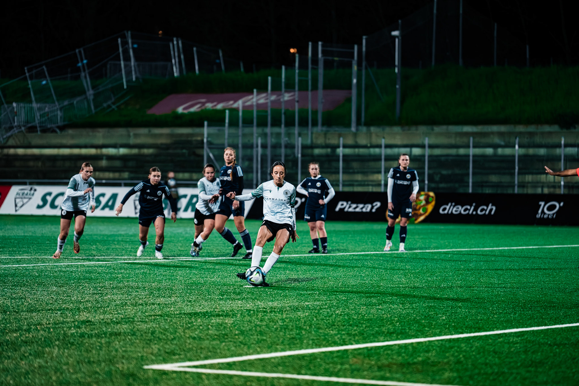Etoile Carouge FC et Yverdon Sport FC au  Stade de la Fontenette (Christian António/LibsVisuals.com)