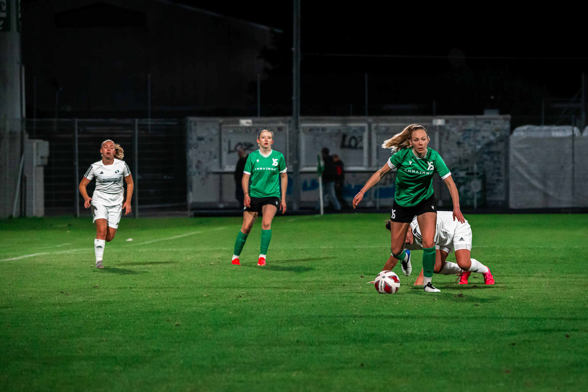 Ligue nationale B Féminine Yverdon Sport FC - Etoile Carouge FC
