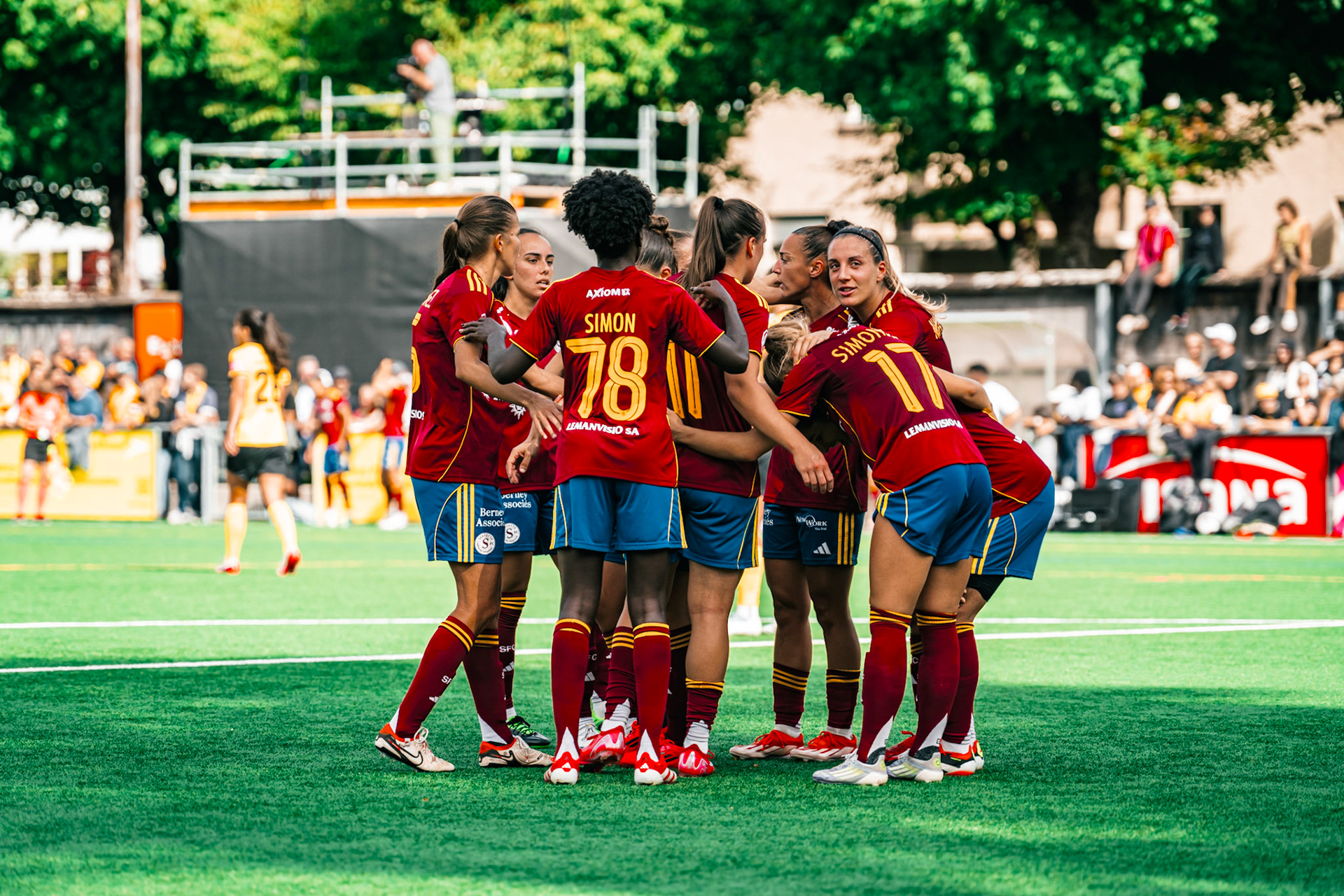Match de l’AXA Women’s Super League opposant BSC YB Frauen et Servette FC Chênois Féminin au Spitalacker (Kunstrasenfeld), Bern. (Christian António/LibsVisuals.com)