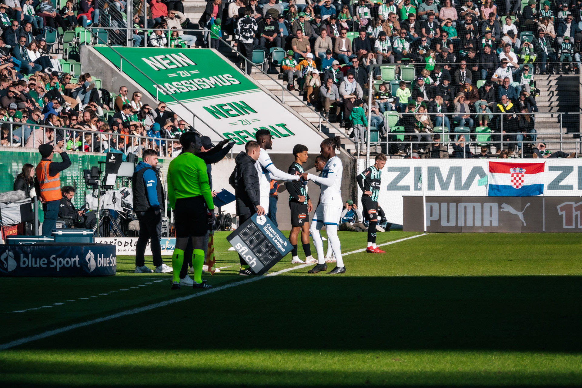 FC Saint-Gall 1879 et Lausanne-Sport FC au Kybunpark. (Christian António/LibsVisuals.com)