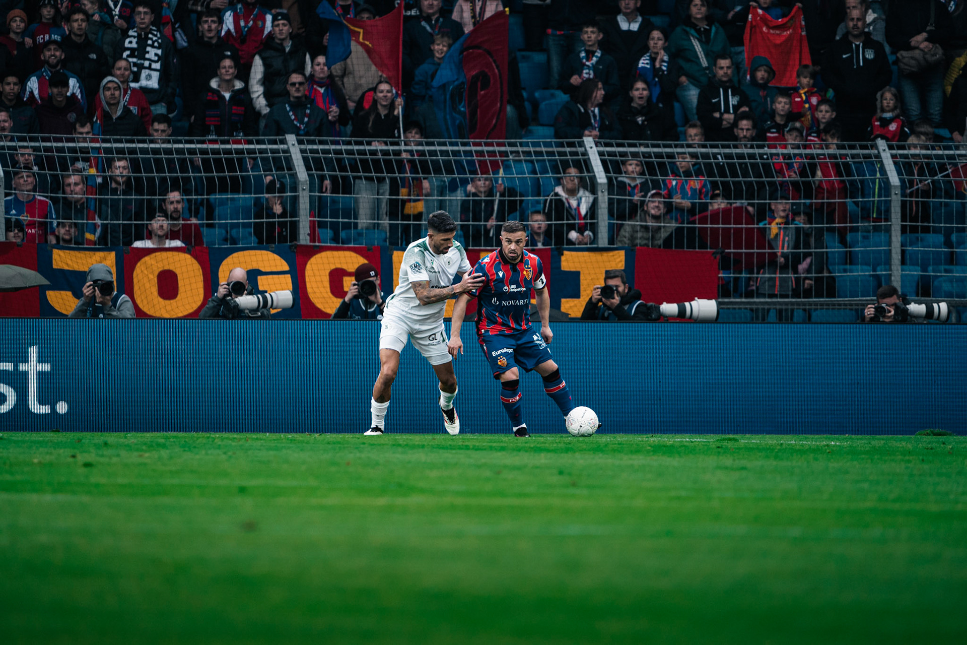 FC Basel 1893 et Yverdon Sport FC au St. Jakob-Park. (Christian António/LibsVisuals.com)