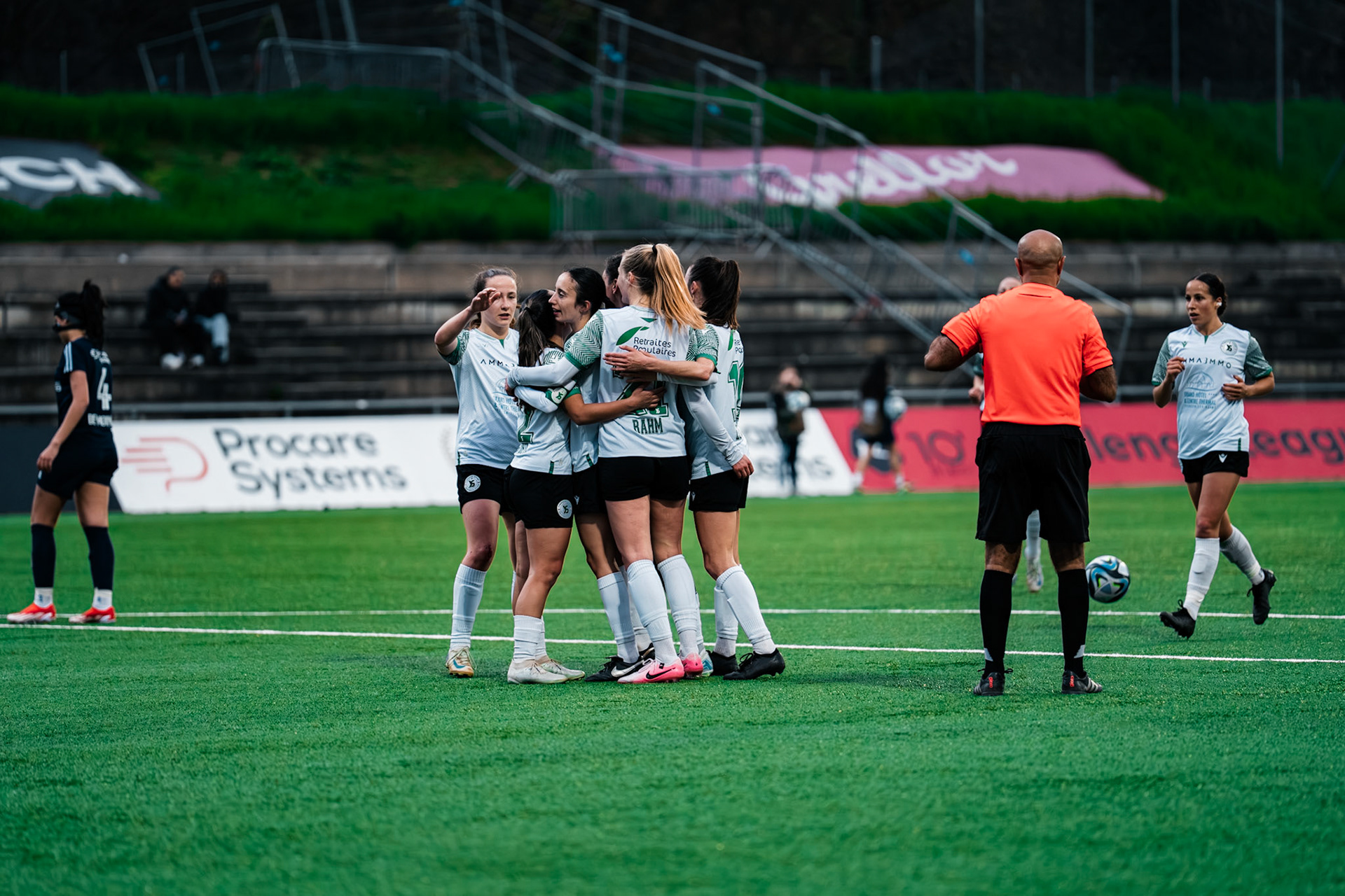 Etoile Carouge FC et Yverdon Sport FC au  Stade de la Fontenette (Christian António/LibsVisuals.com)