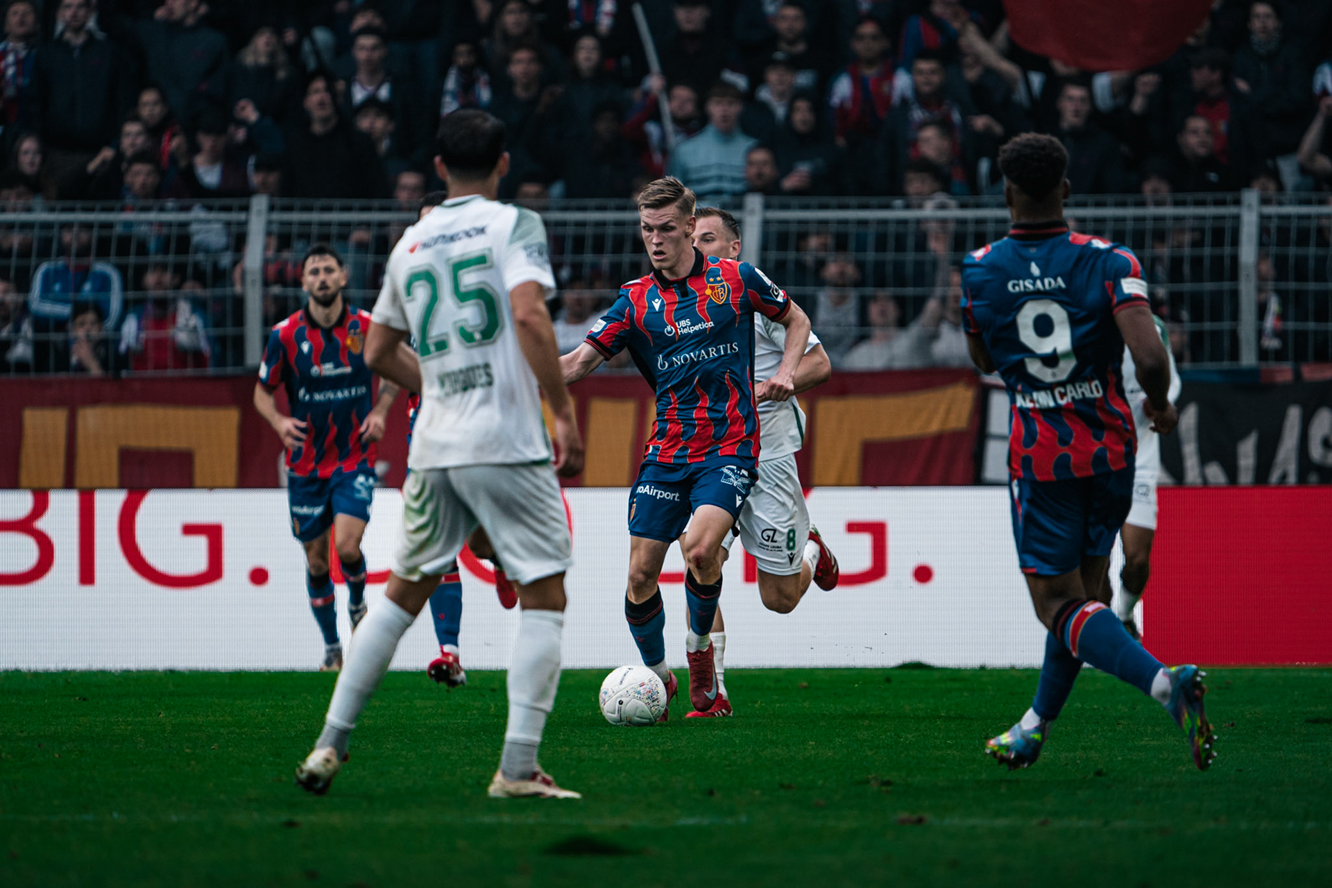 FC Basel 1893 et Yverdon Sport FC au St. Jakob-Park. (Christian António/LibsVisuals.com)