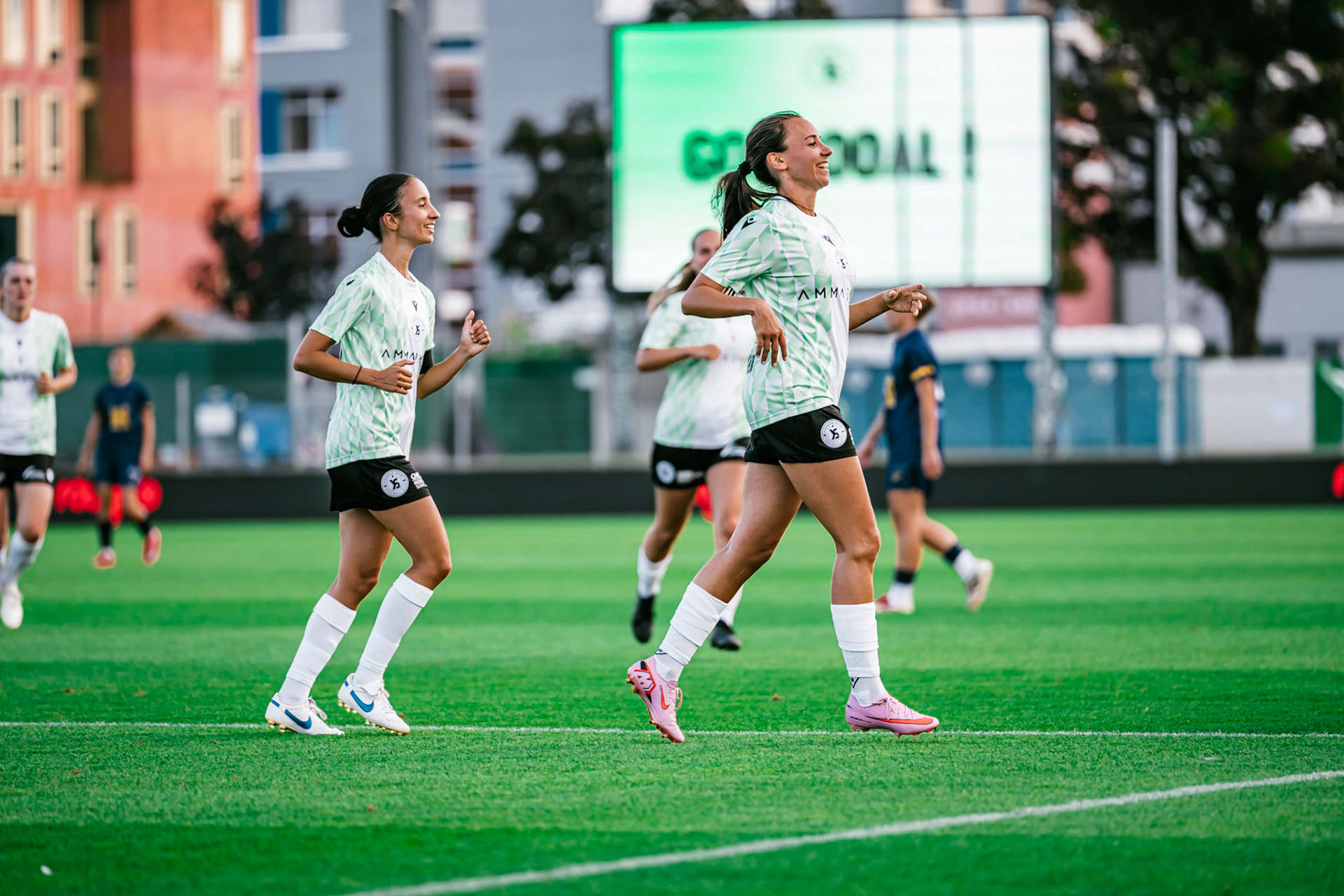 Match championnat LNB féminine opposant Yverdon Sport FC et FC Schlieren au Stade Municipal. (Christian António/LibsVisuals.com)