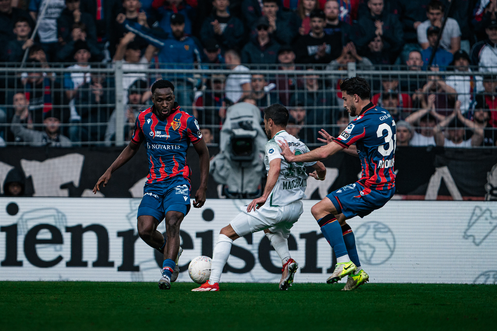 FC Basel 1893 et Yverdon Sport FC au St. Jakob-Park. (Christian António/LibsVisuals.com)