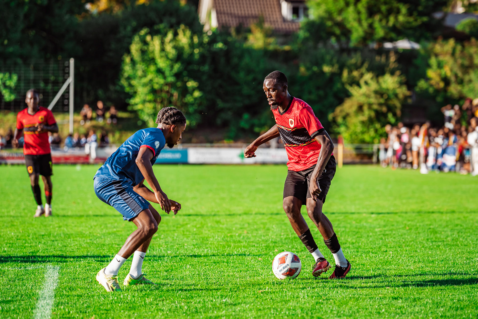 Match amical opposant l’Angola et le Cap-Vert (CanFribourg) au Terrain Communal de Corminboeuf. (Christian António/LibsVisuals.com)