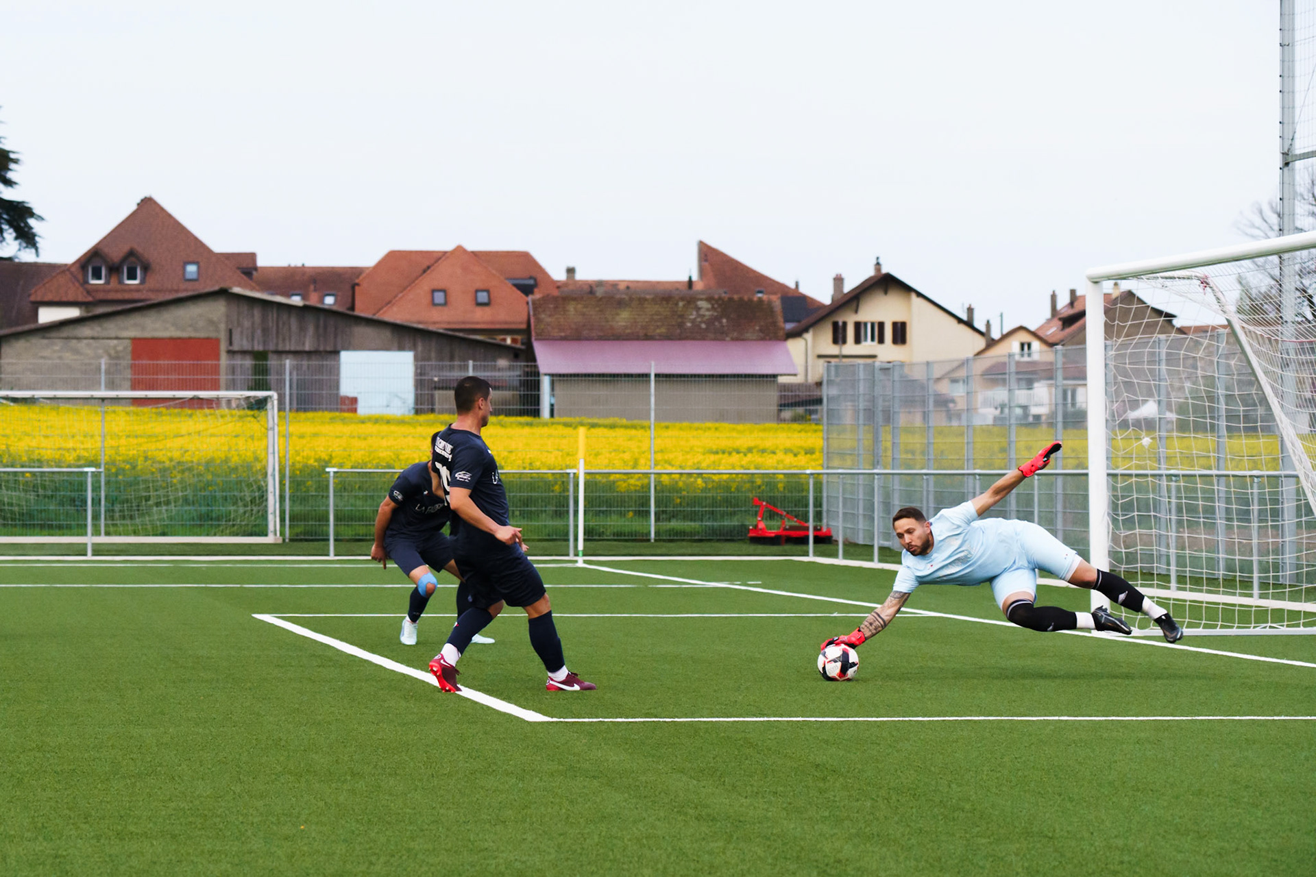 Match 2ème Ligue FC Champagne - FC Grandson-Tuileries au Terrain de Sport de Derrière-Ville à Champagne