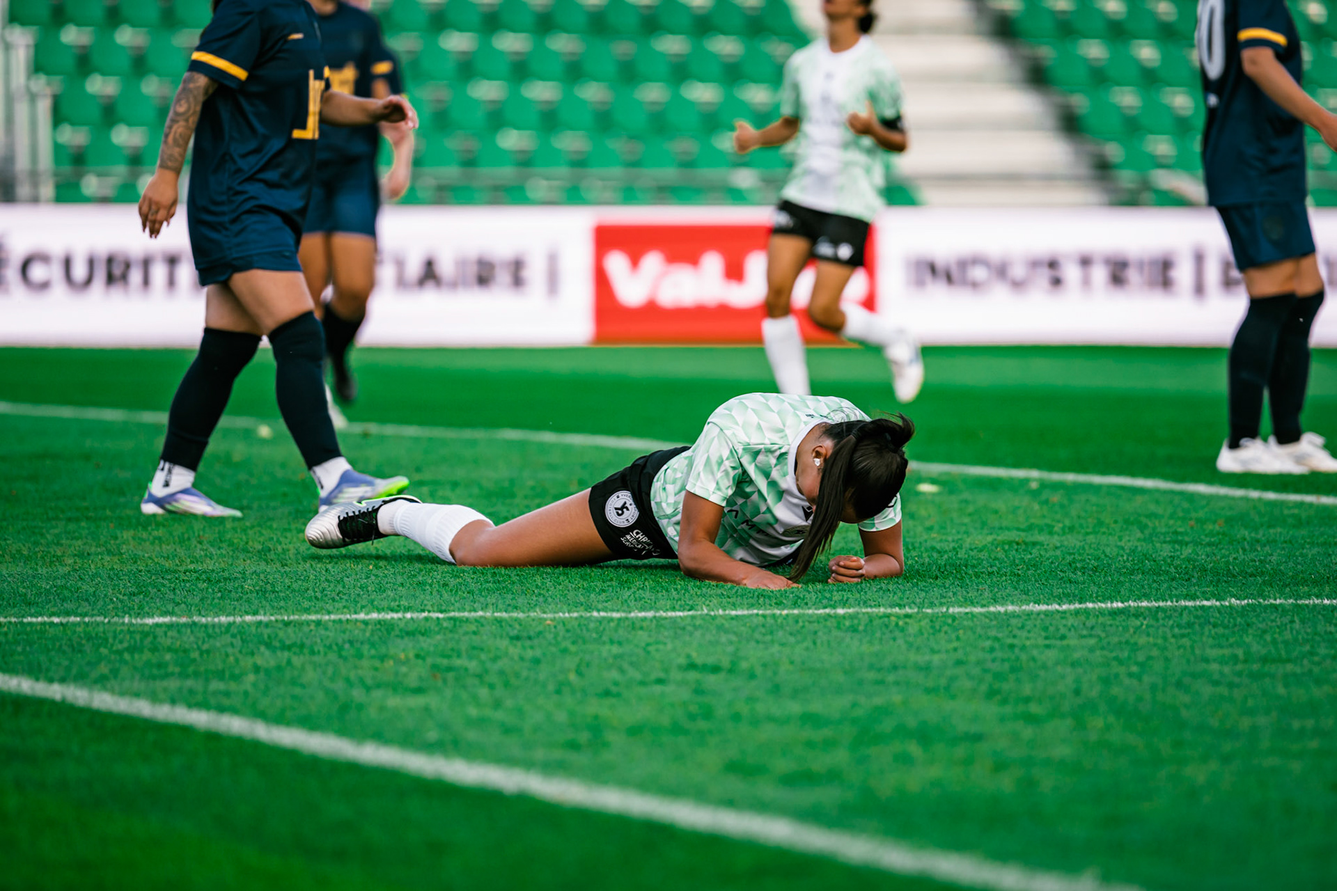 Match championnat LNB féminine opposant Yverdon Sport FC et FC Schlieren au Stade Municipal. (Christian António/LibsVisuals.com)