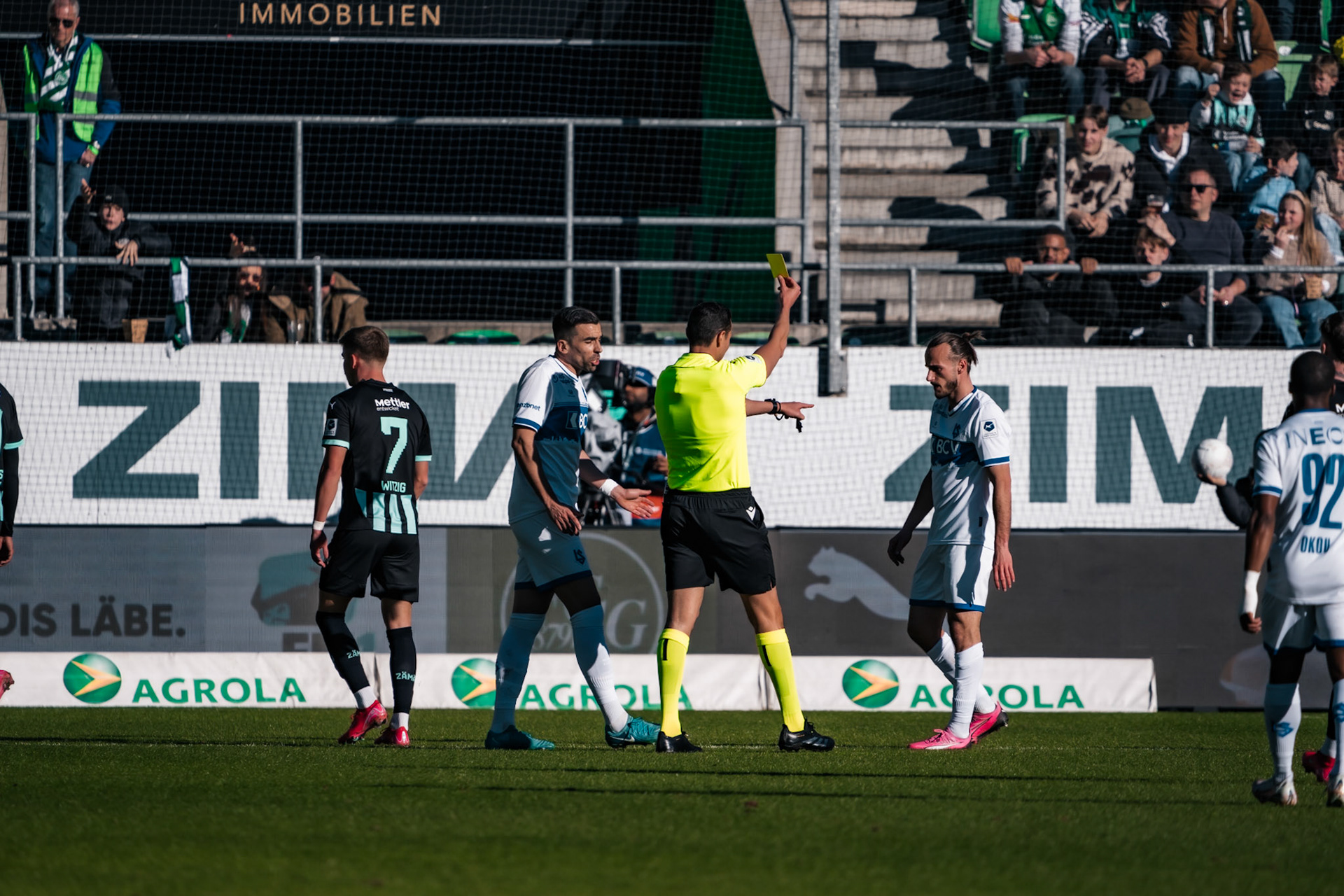 FC Saint-Gall 1879 et Lausanne-Sport FC au Kybunpark. (Christian António/LibsVisuals.com)