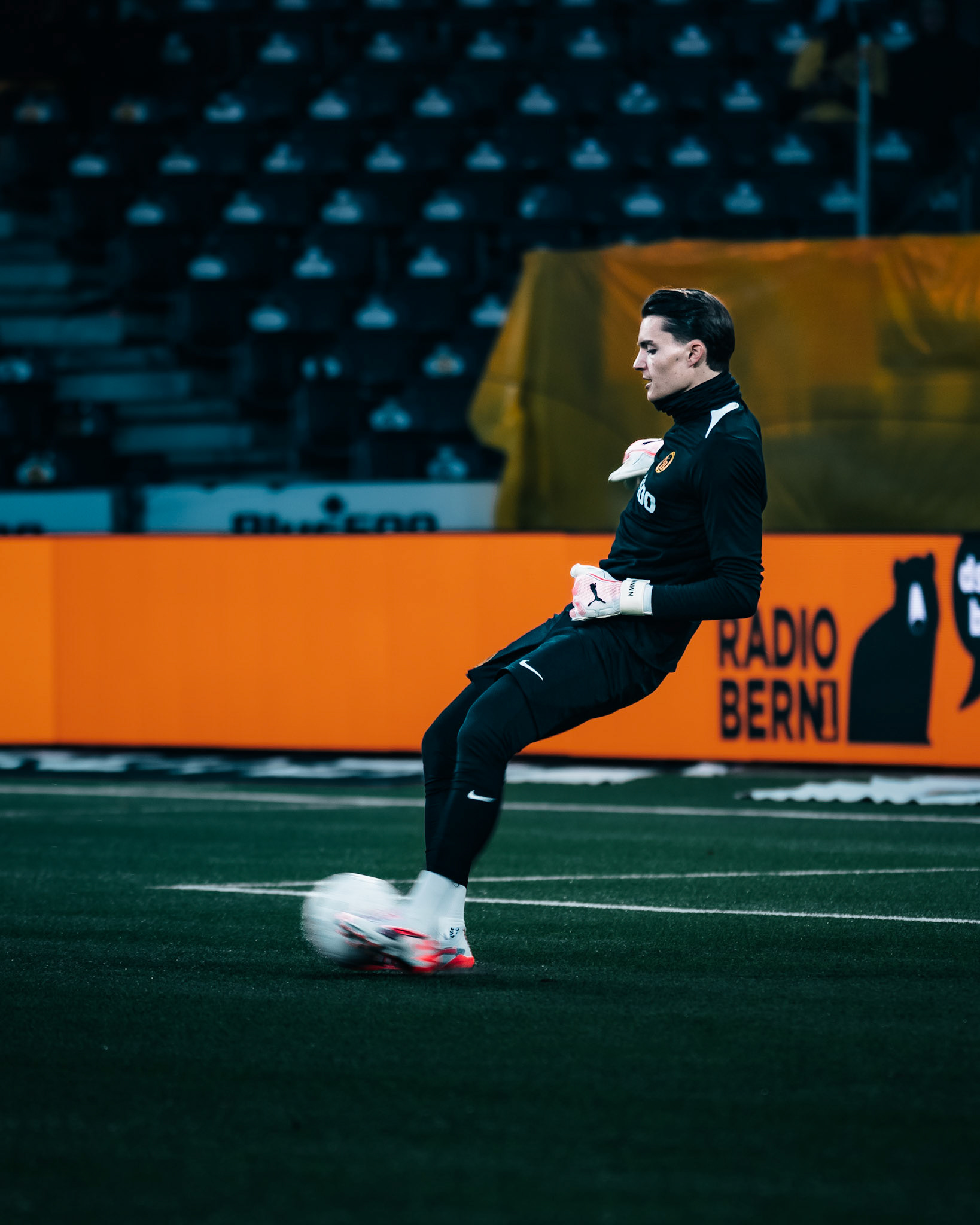 Marvin Keller, Gardien du BSC Young Boys à l’échauffement lors du match entre BSC Young Boys et FC Winterthur au Stadion Wankdorf. (Christian António/LibsVisuals.com)