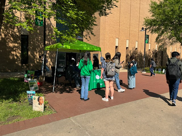 NLW Tabling for Student Engagement Survey