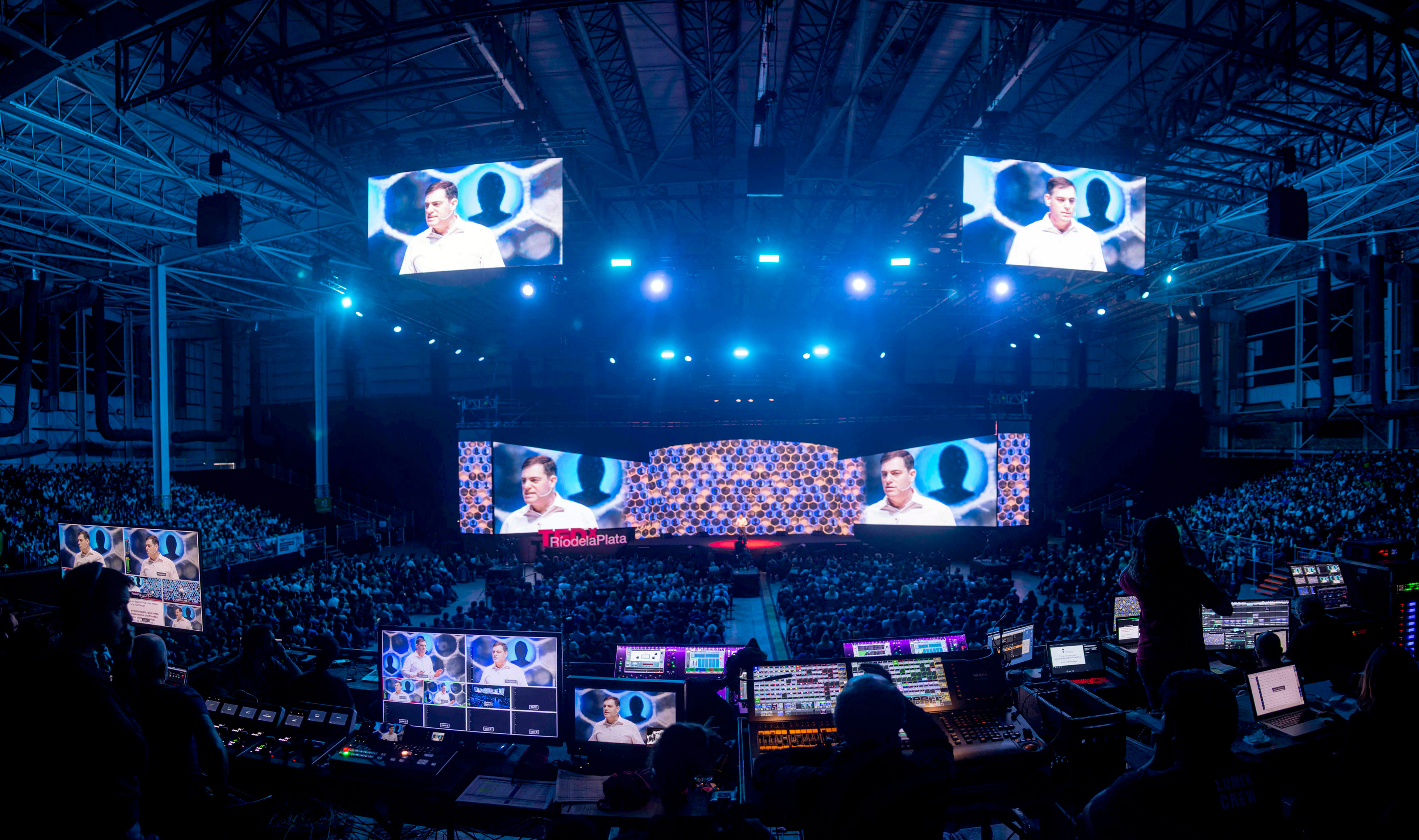 Santiago Bilinkis en TEDx Rio de la plata 2022. Movistar Arena