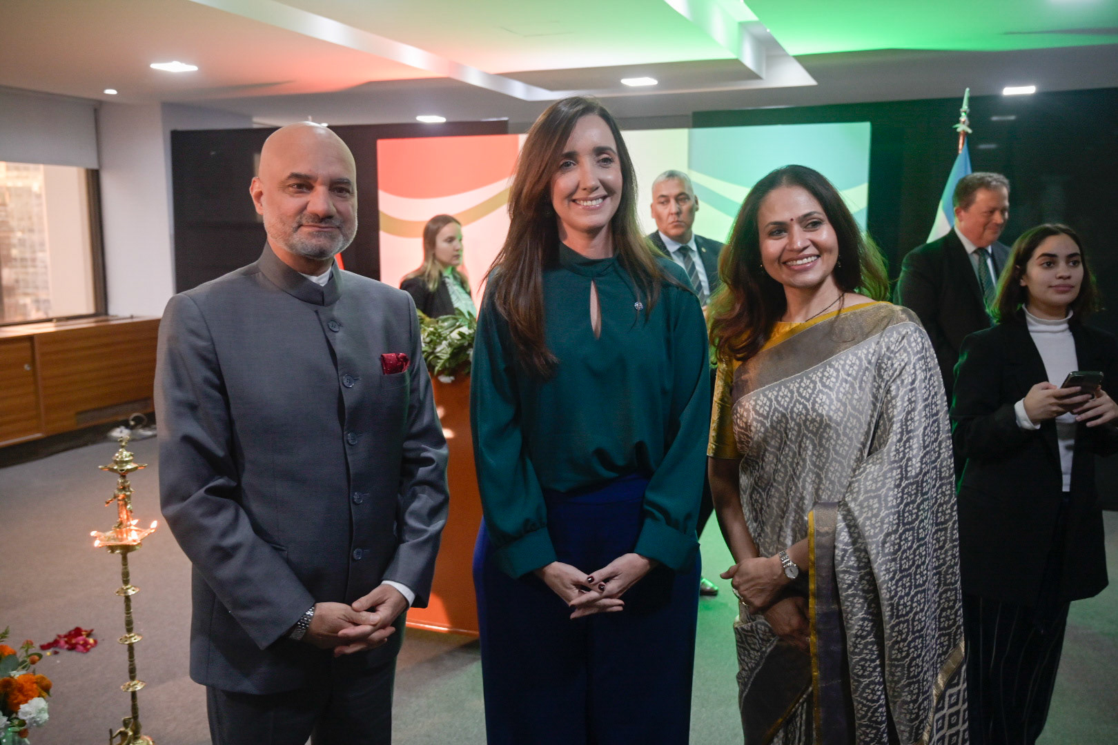 Embajador de La India en Argentina, Dinesh Bhatia, Victoria Villarroel
