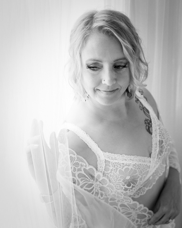 Boudoir voidaan toteuttaa myös mustavalkoisena.