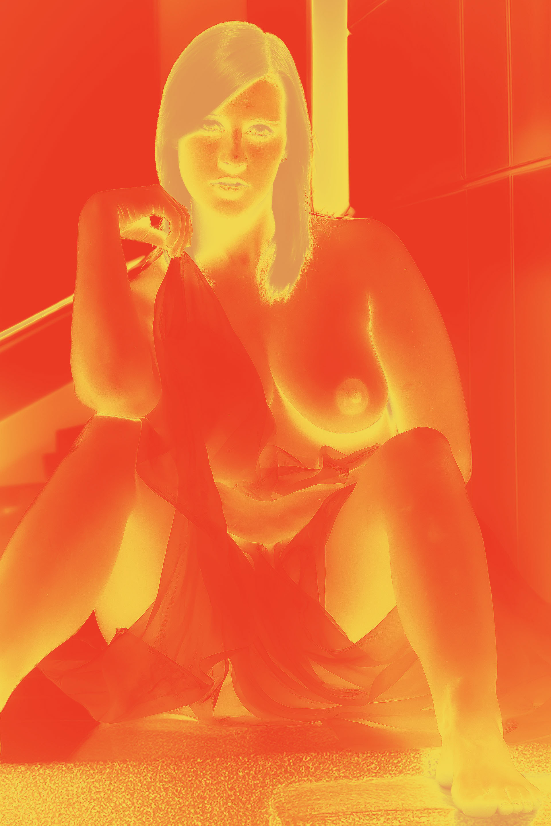 Glut der Hingabe - Ein Bild über Hingabe, Selbstbewusstsein und sinnliche Präsenz — leuchtend, direkt und von innerer Glut getragen.