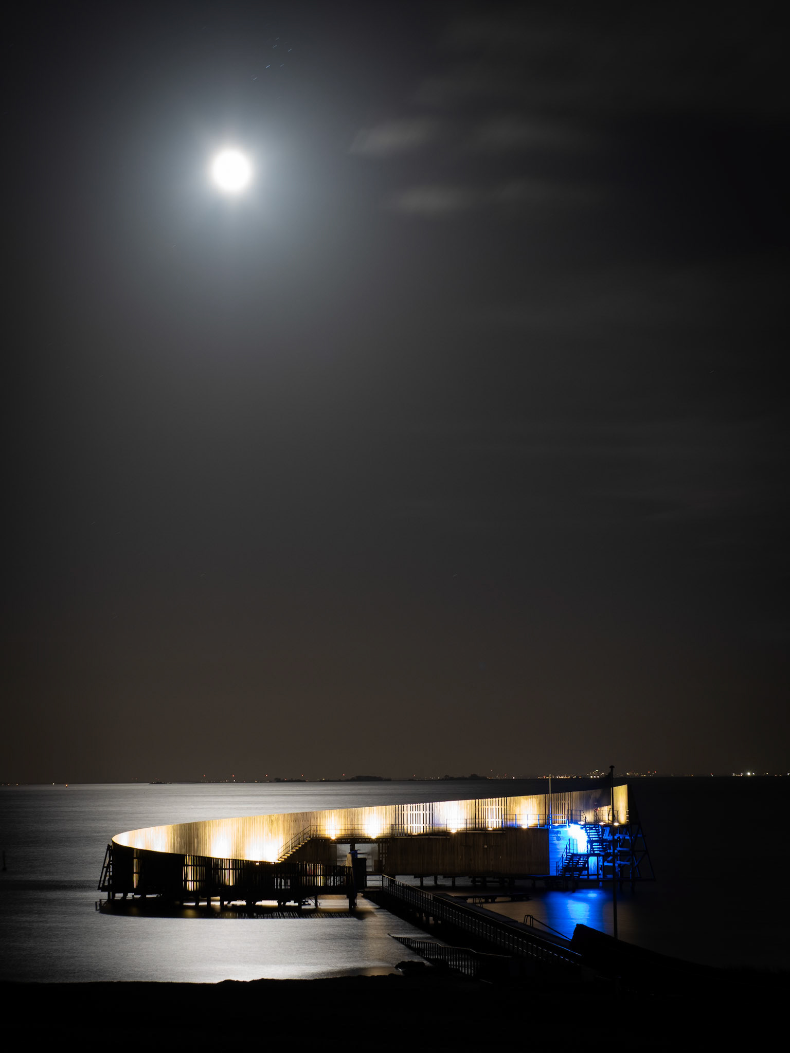 Moonlight shining on the Øresund sea at Kastrup Strandpark
