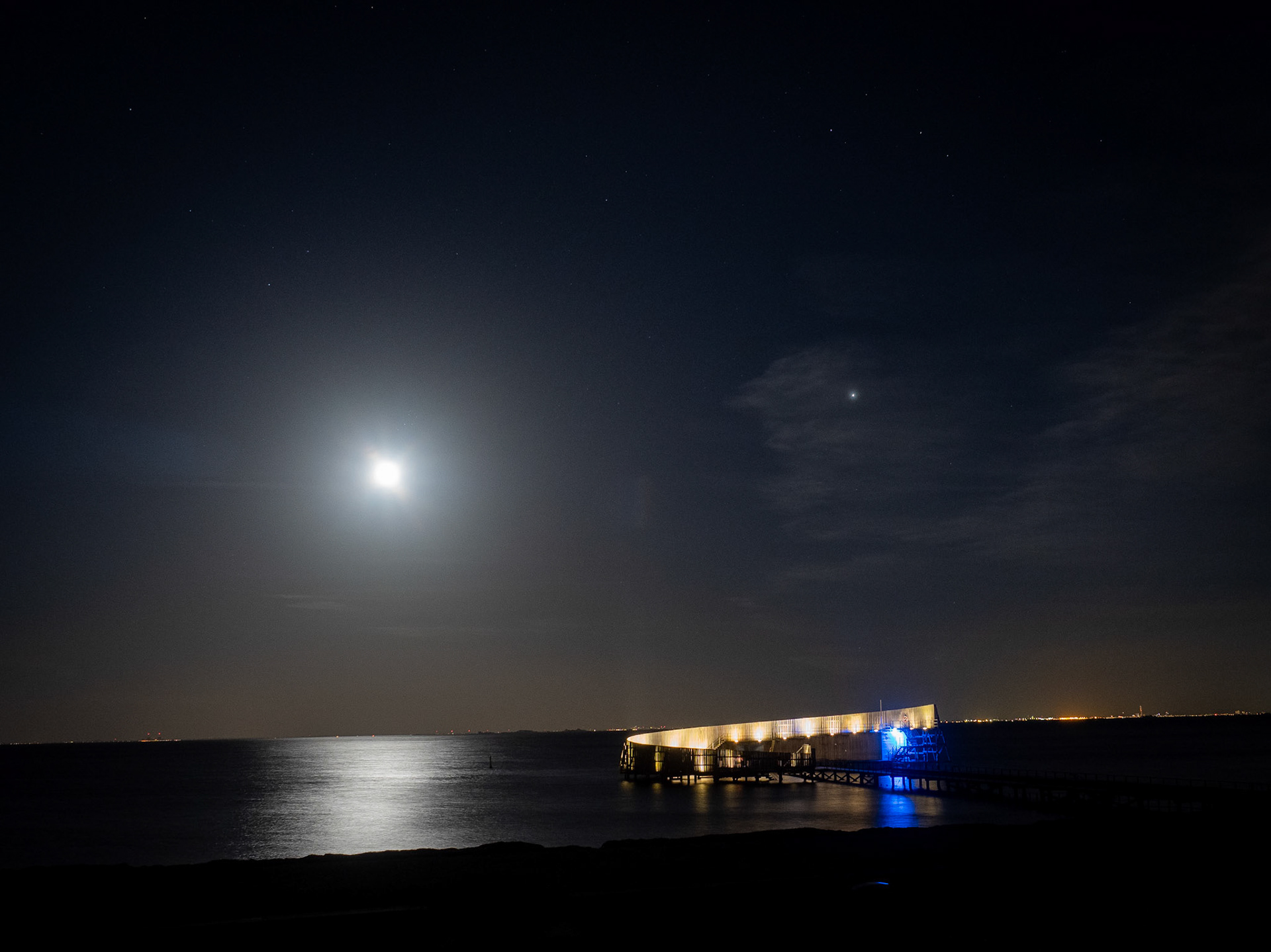 Moonlight shining on the Øresund sea at Kastrup Strandpark