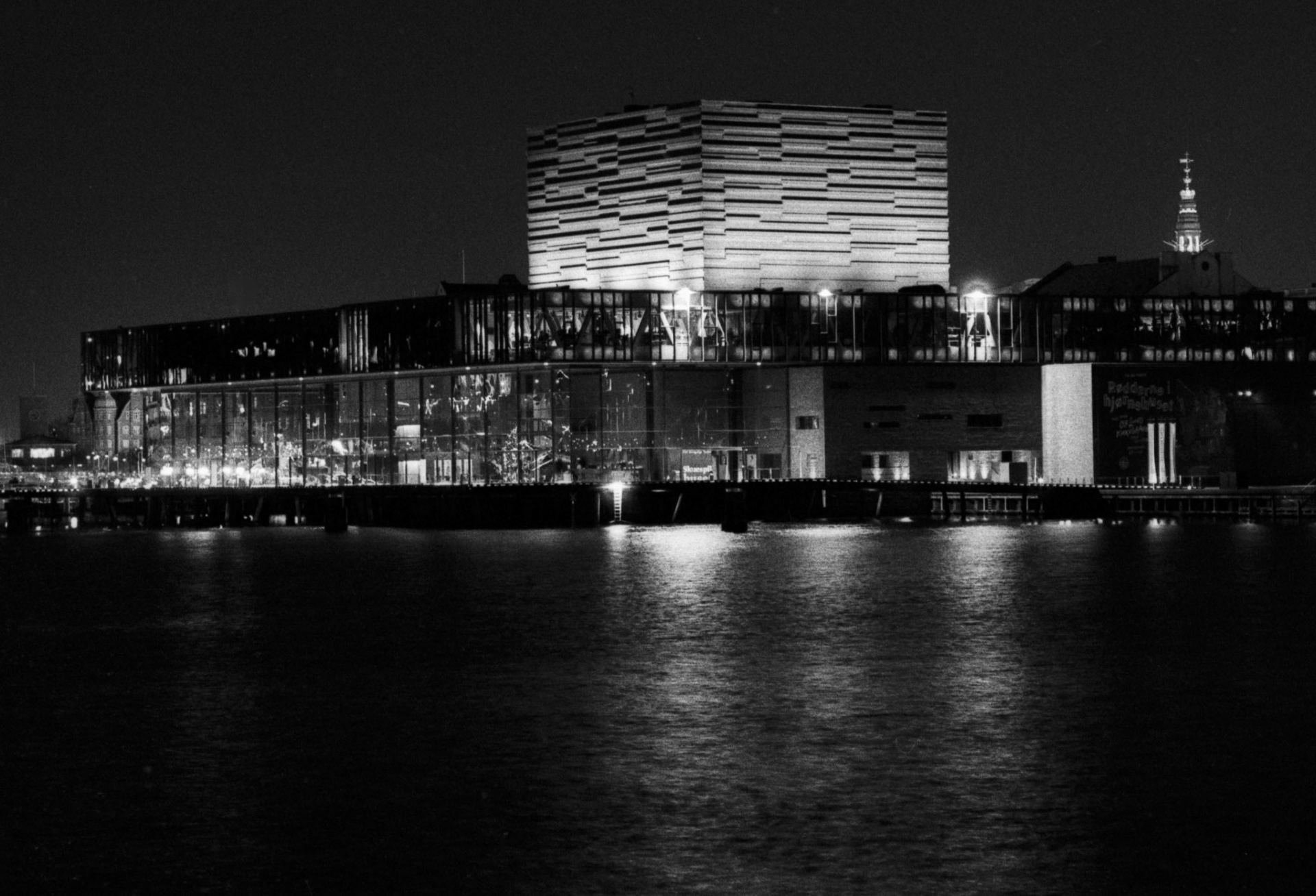 Ilford HP5-1600 - OM4 - Kbh. Havn nat, Fisketorvet