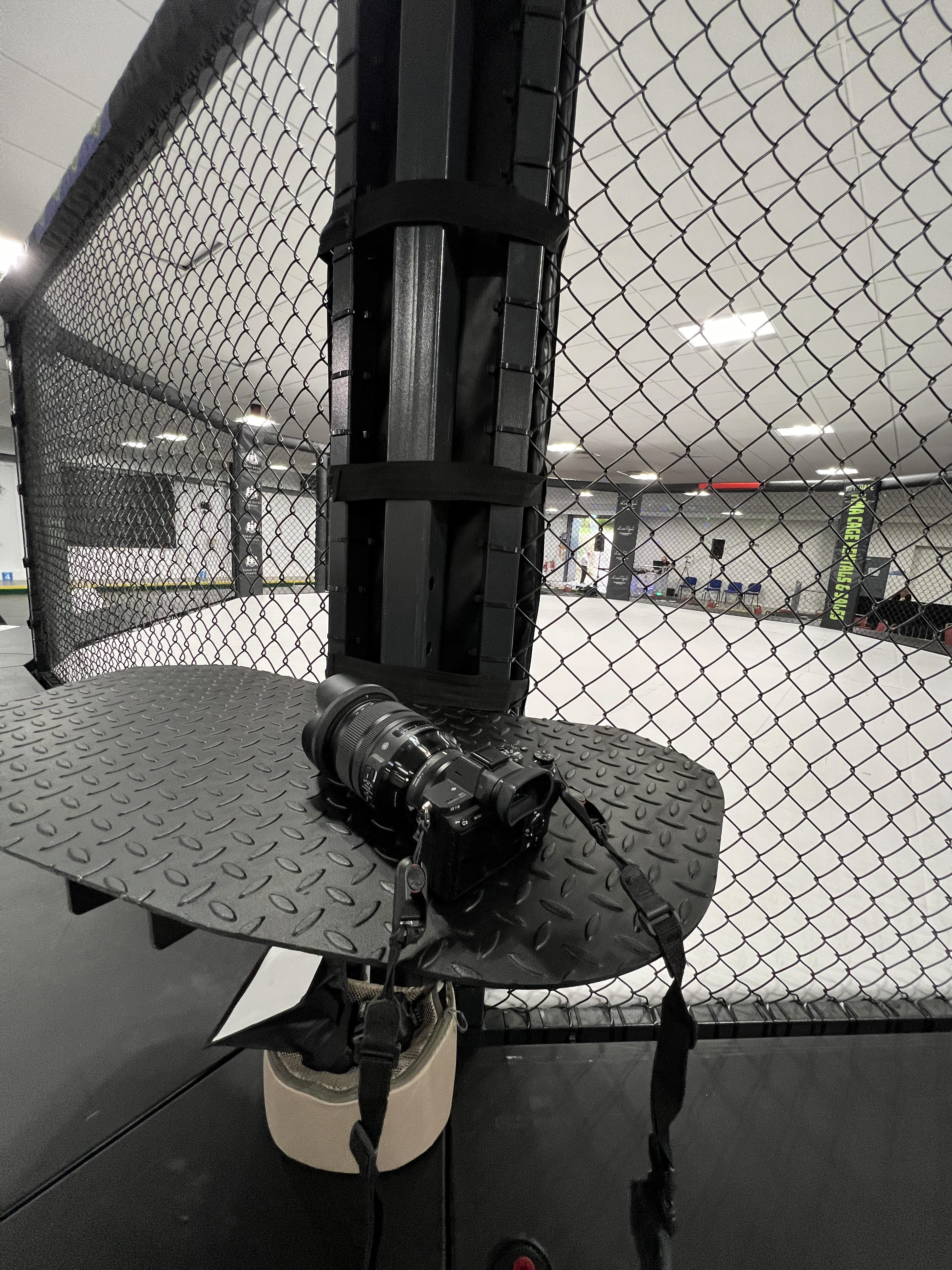 MMA cage fight photography set up with tips