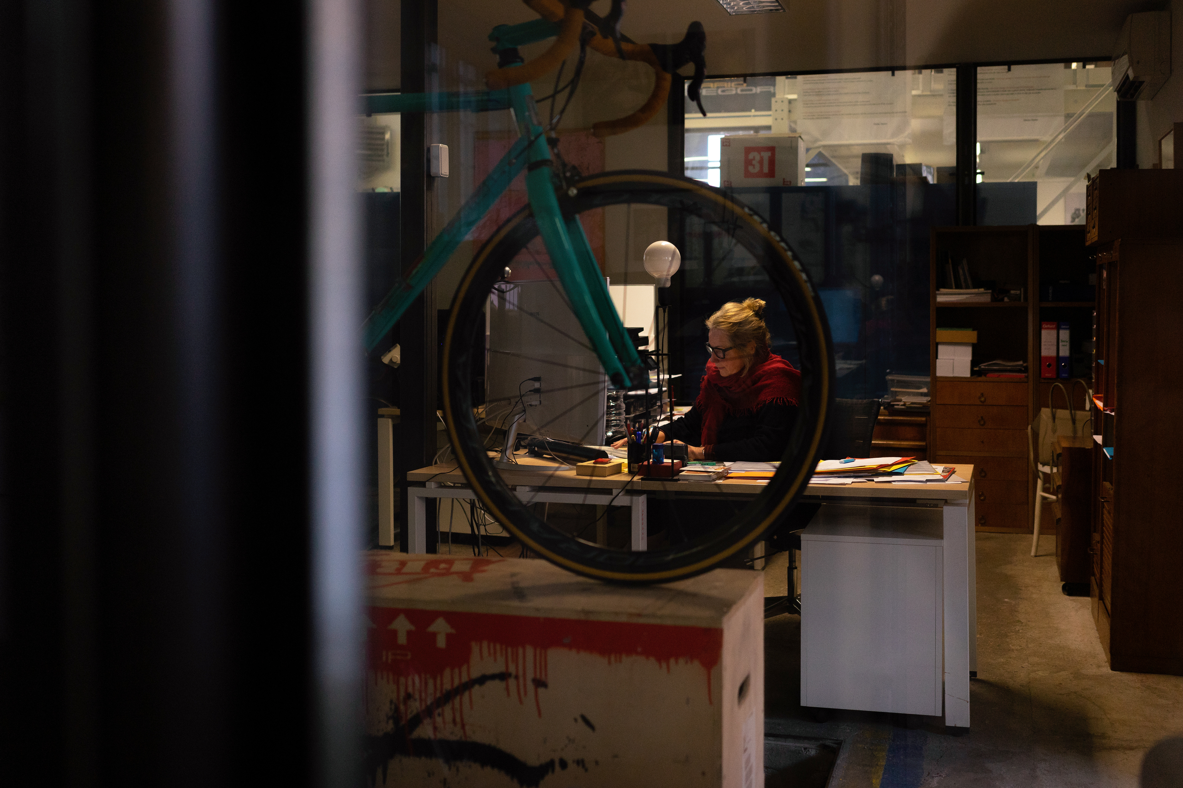 4: L'Officina -Cristina finding a few minutes to work uninterrupted.