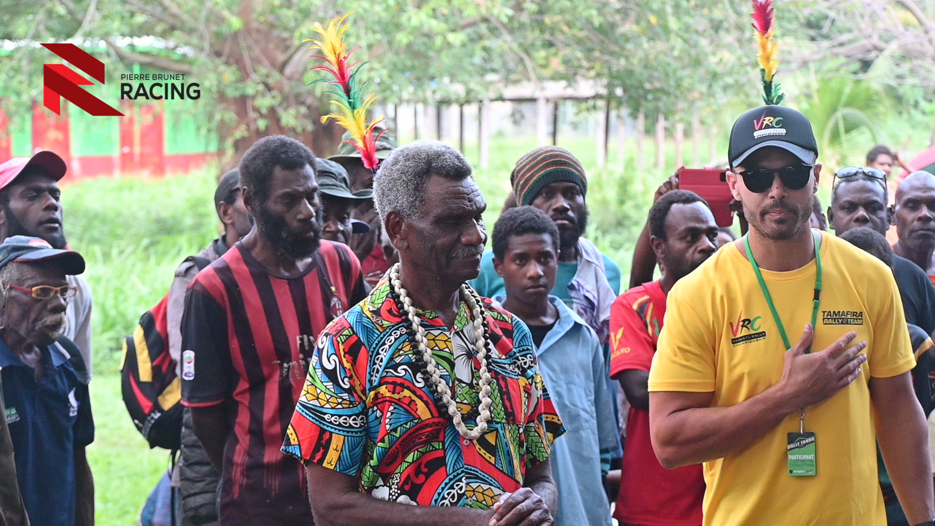 Presentation of the rally team with the custom chiefs