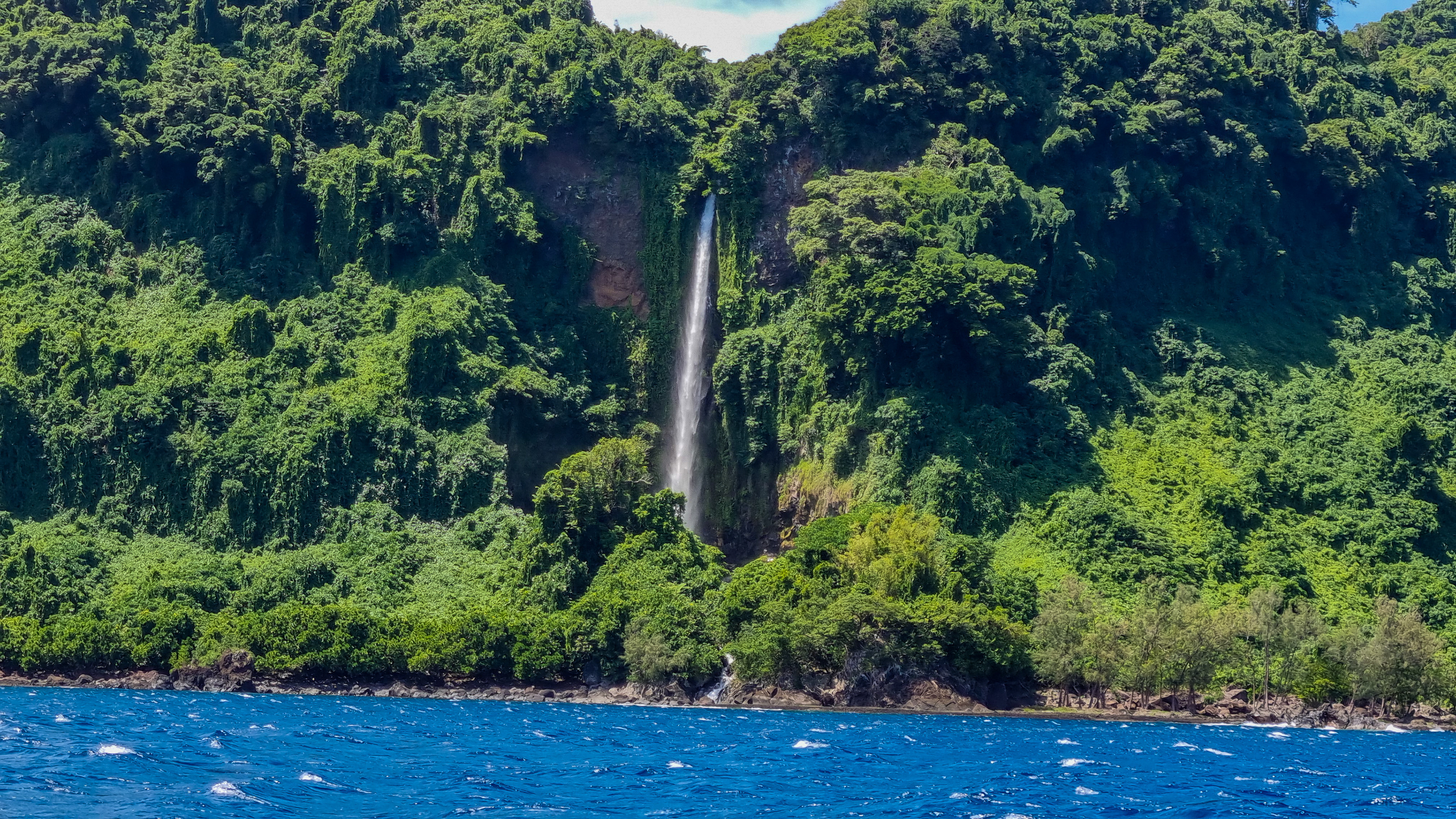Besepsep Nin Waterfall (Vanua Lava, Banks Islands)