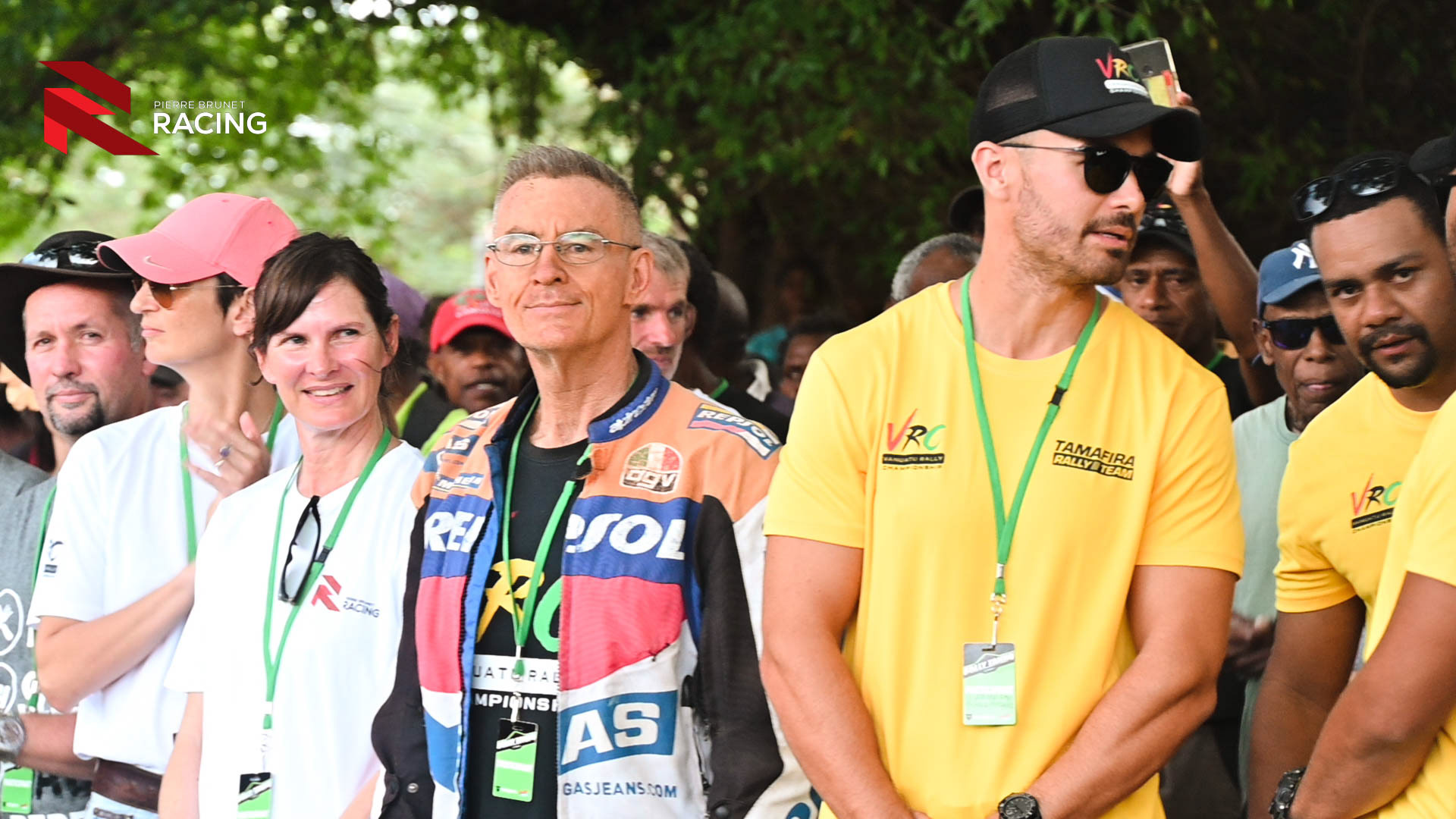 Presentation of the rally team with the custom chiefs