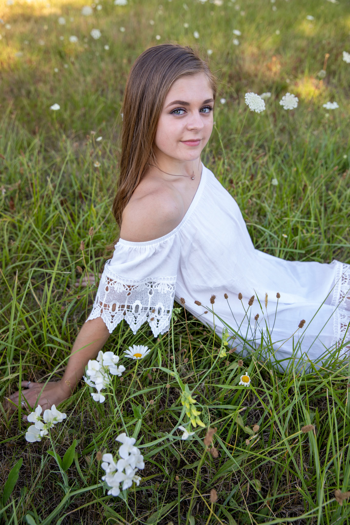Senior Photo, spring meadow, soft light, golden hour, Vancouver Washington photography