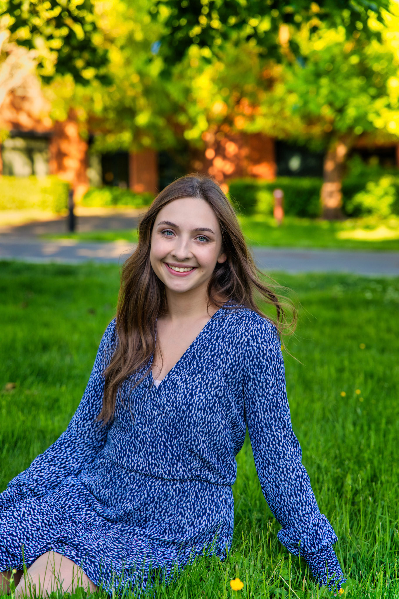 Graduation Photos, spring meadow, soft light, golden hour, Vancouver Washington photography