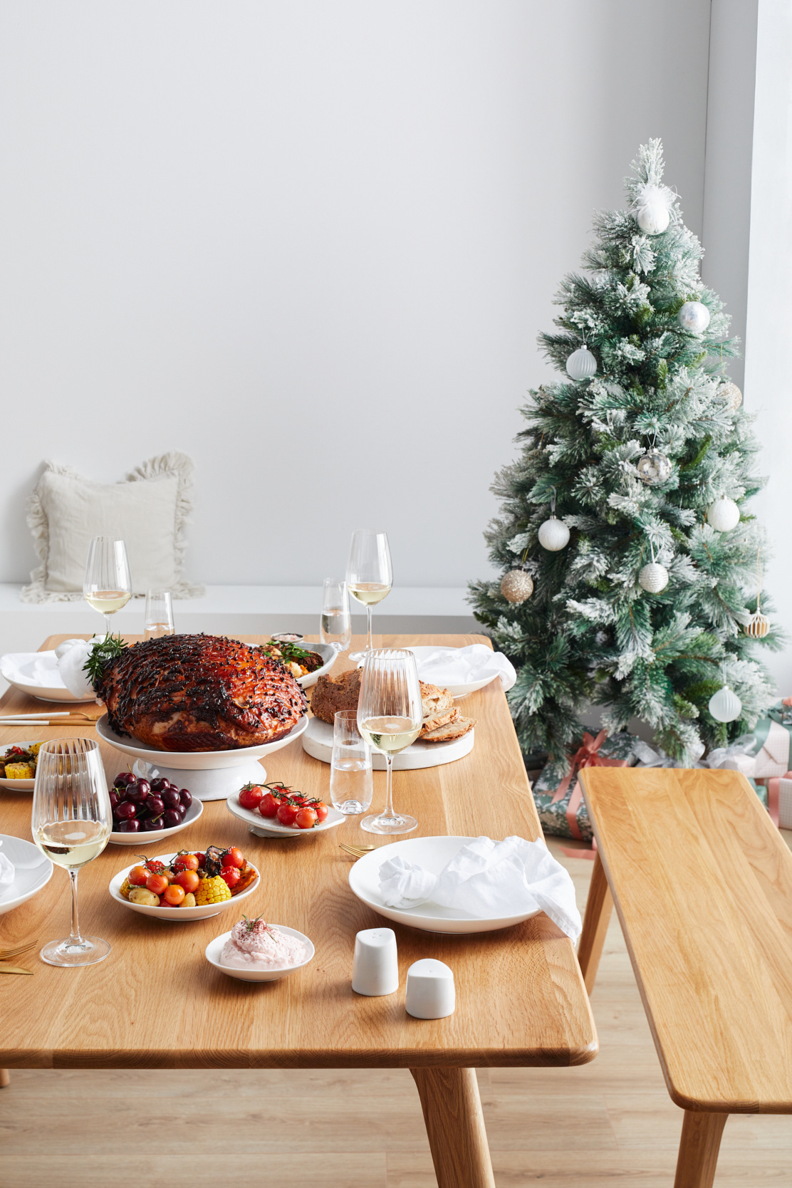 Food Styling: Laura James | Art Director/Stylist: kendramccarthy_stylist | Photography @aliciataylorphotography | Client: @icon_by_design