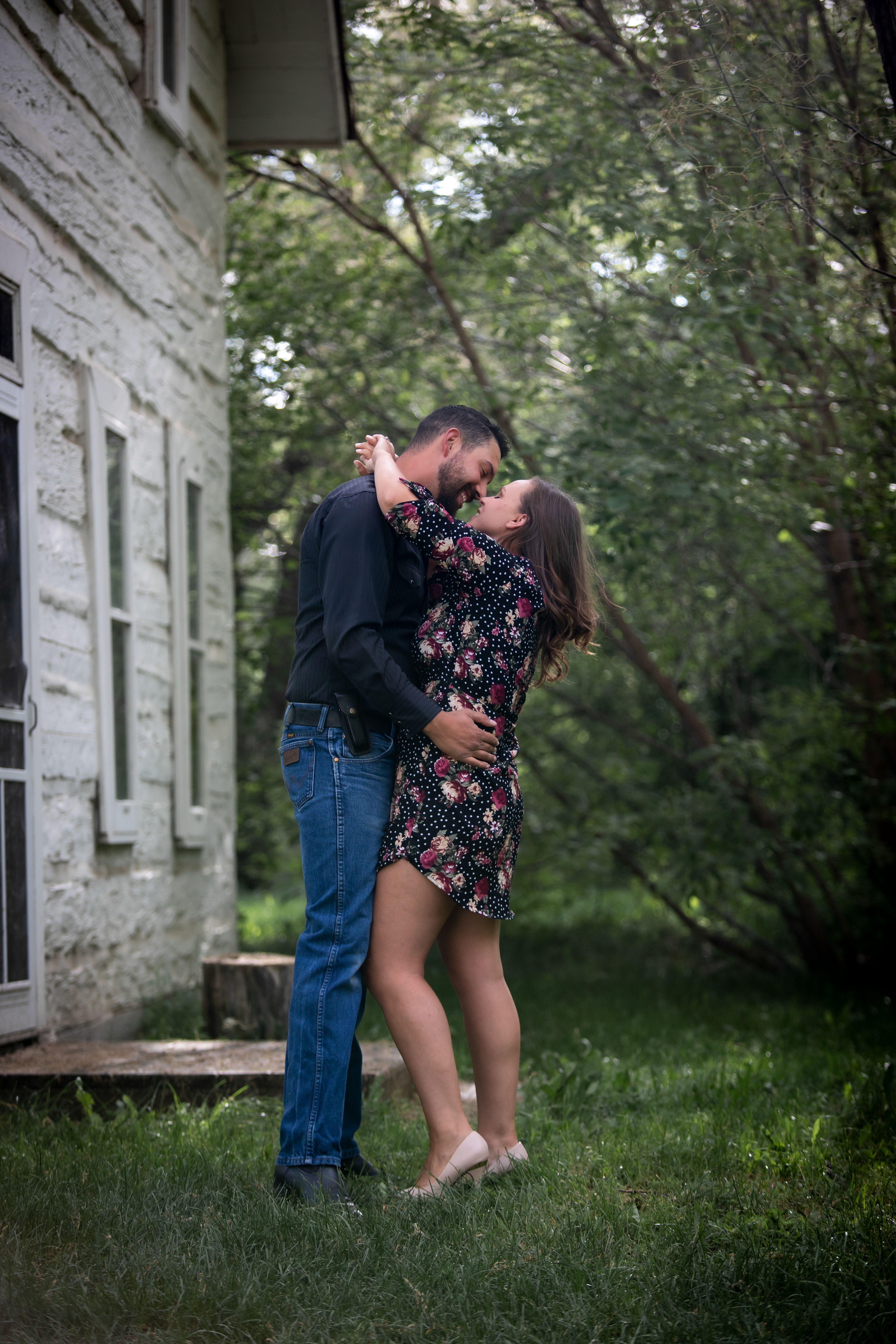 couple at Kinsmen Park dancing in Edmonton