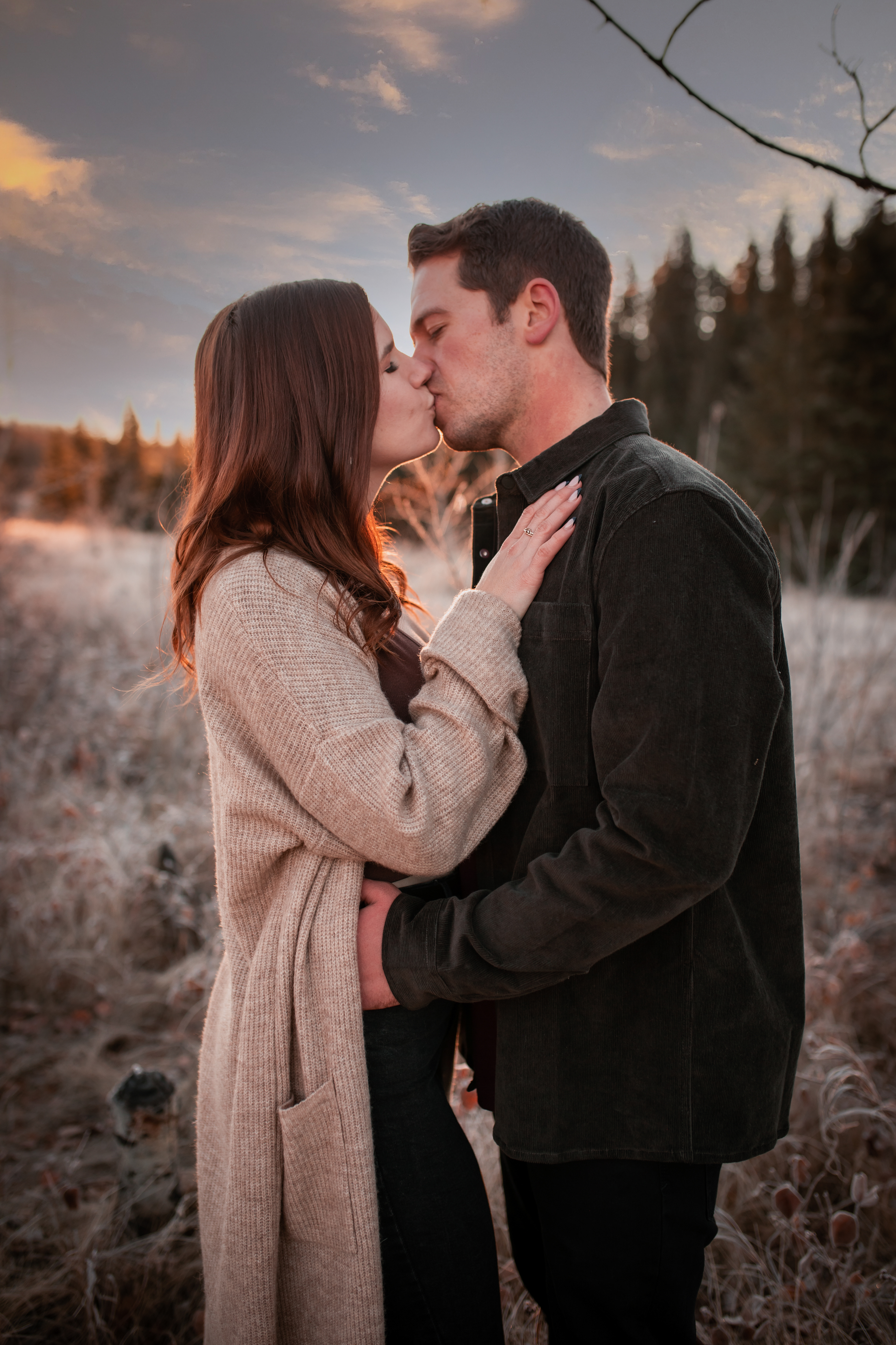 edmonton couple kissing 