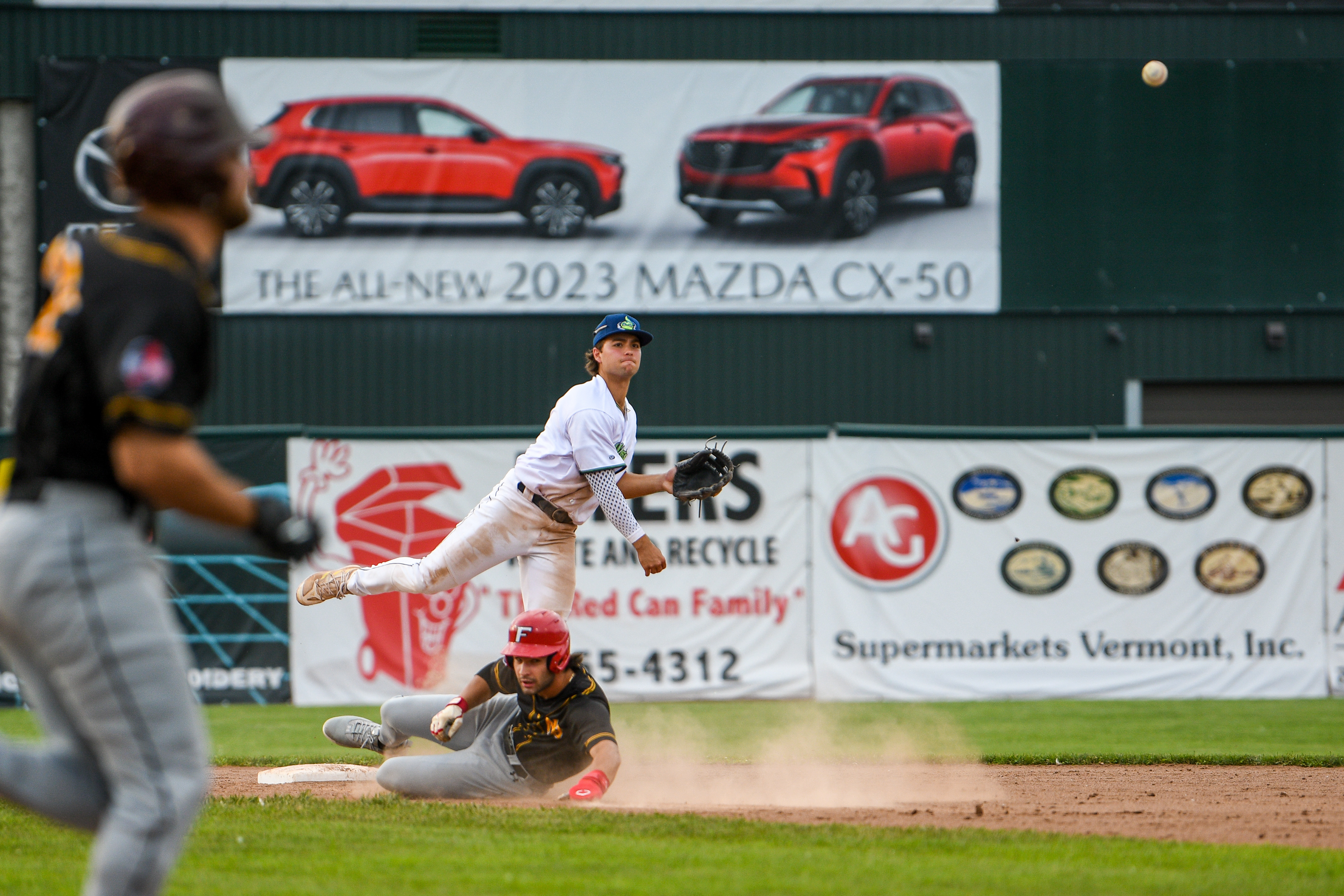 Tommy Martin throwing out a double to end the inning